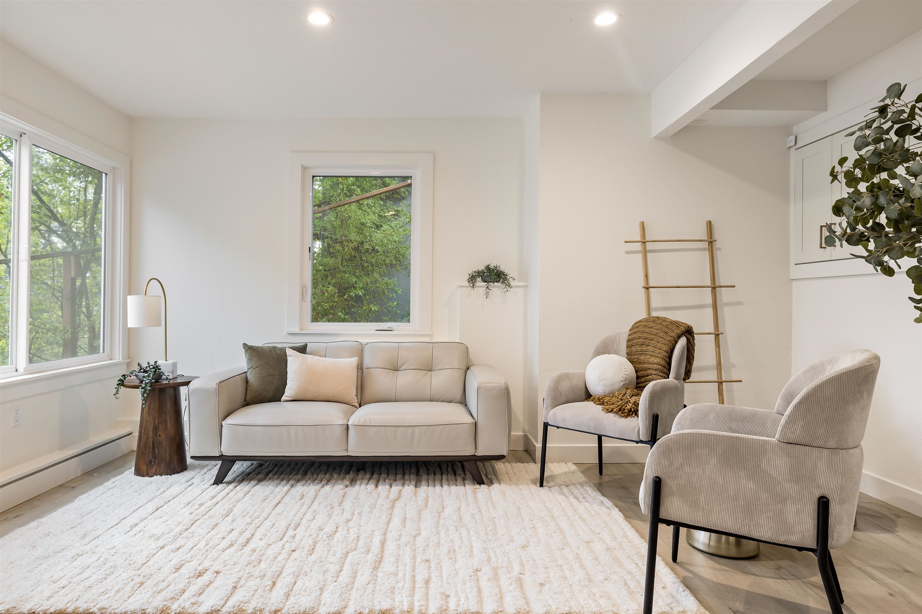 Detail Gallery Image 20 of 29 For 8040 Crest, Oakland,  CA 94605 - 3 Beds | 2 Baths