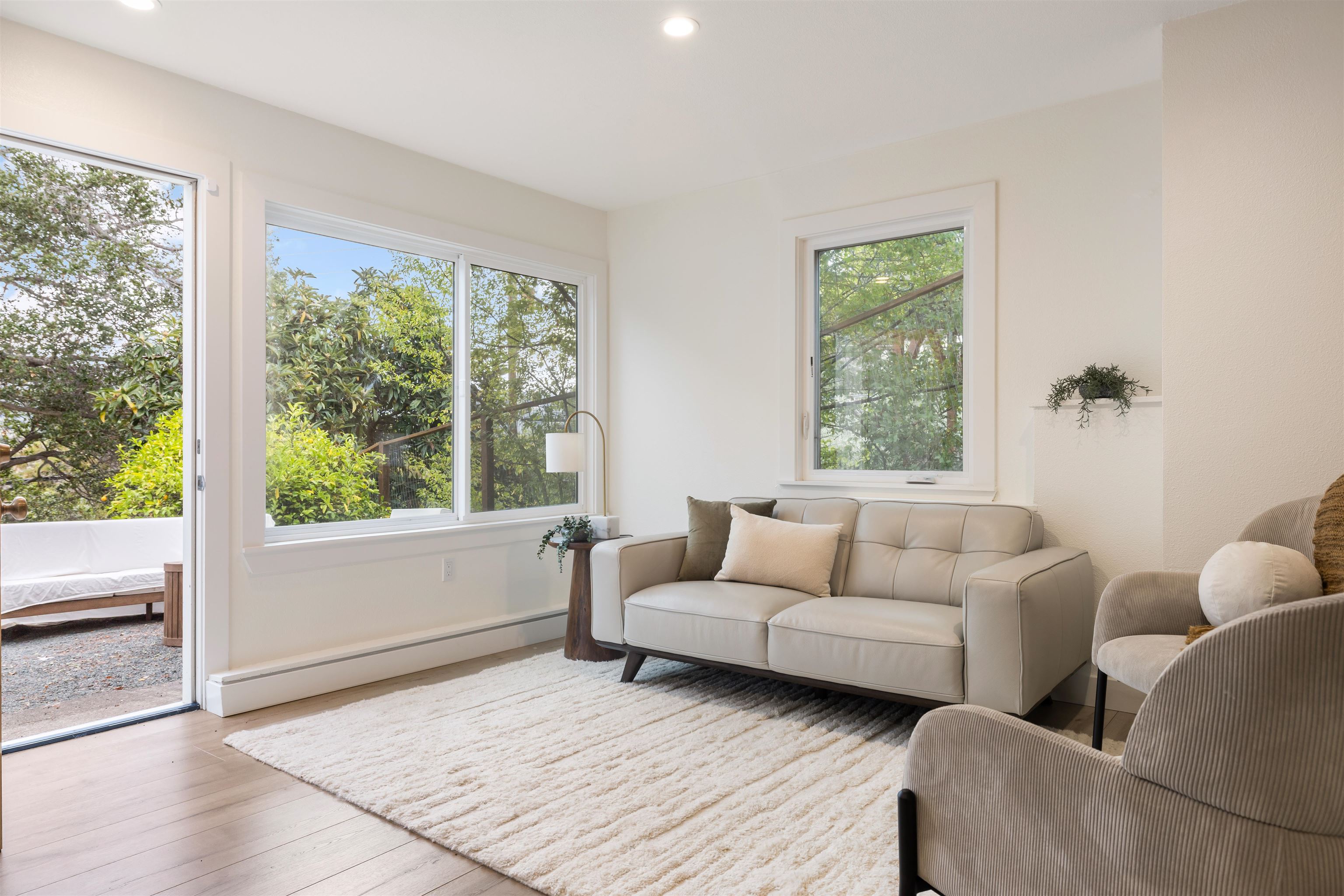 Detail Gallery Image 21 of 29 For 8040 Crest, Oakland,  CA 94605 - 3 Beds | 2 Baths