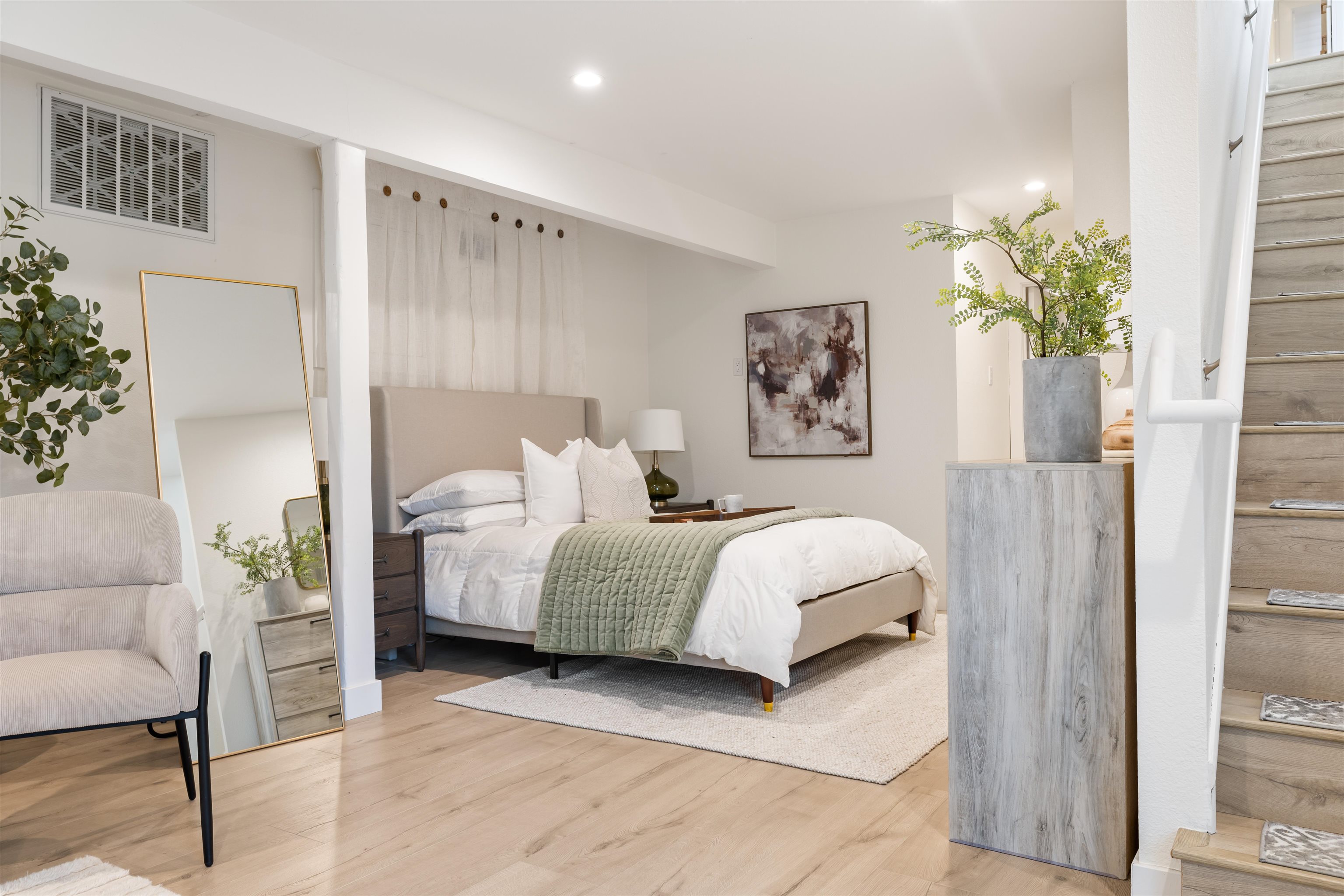 Detail Gallery Image 23 of 29 For 8040 Crest, Oakland,  CA 94605 - 3 Beds | 2 Baths