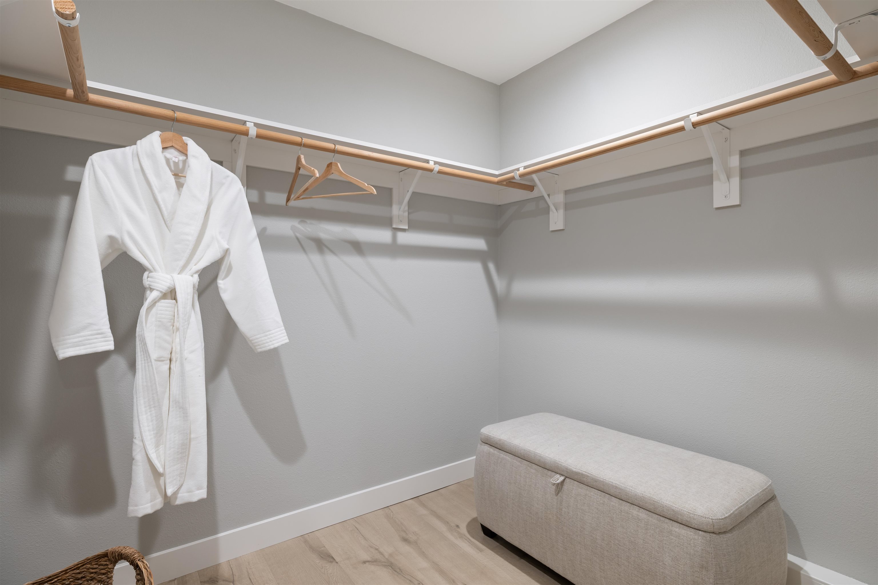 Detail Gallery Image 27 of 29 For 8040 Crest, Oakland,  CA 94605 - 3 Beds | 2 Baths