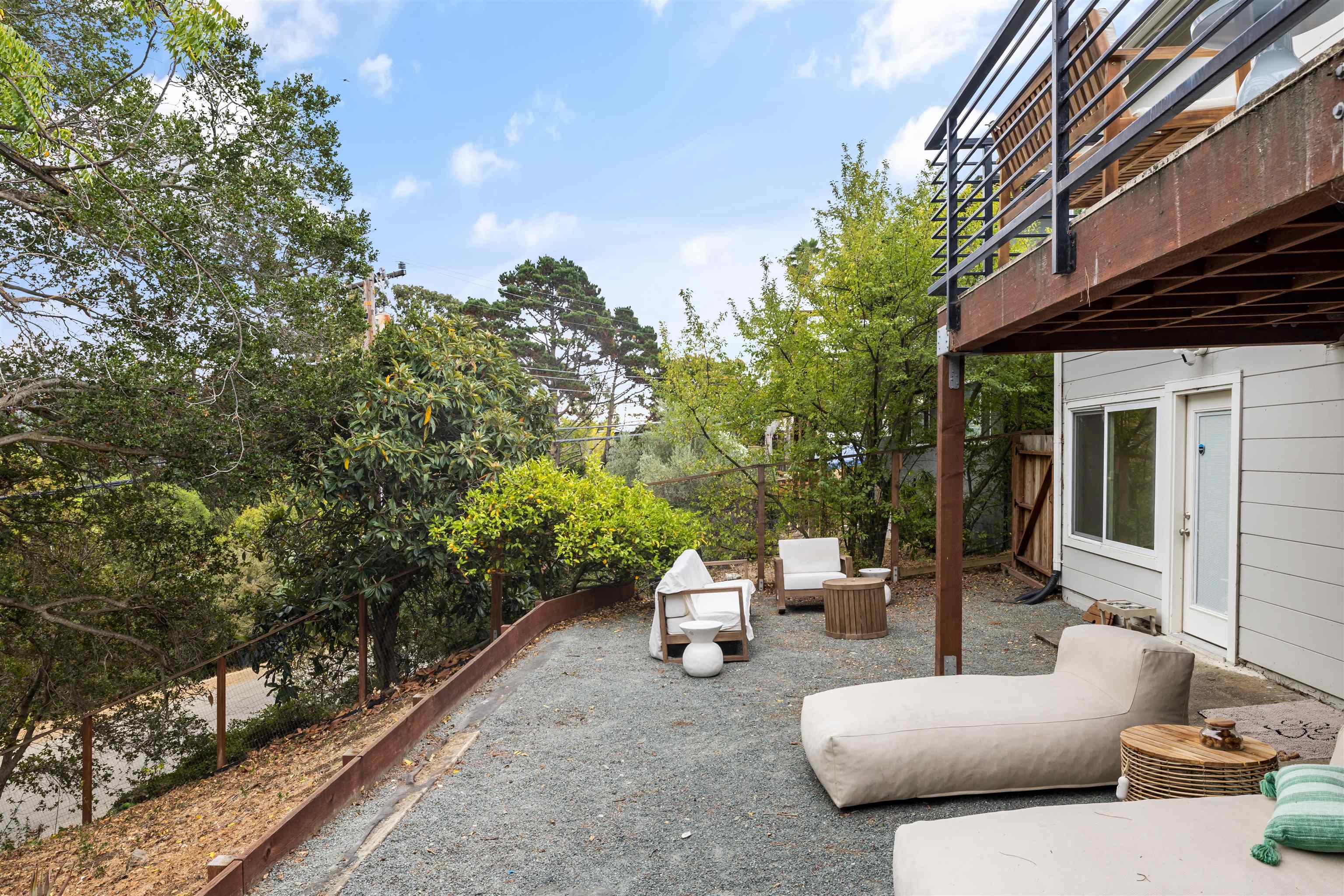 Detail Gallery Image 28 of 29 For 8040 Crest, Oakland,  CA 94605 - 3 Beds | 2 Baths