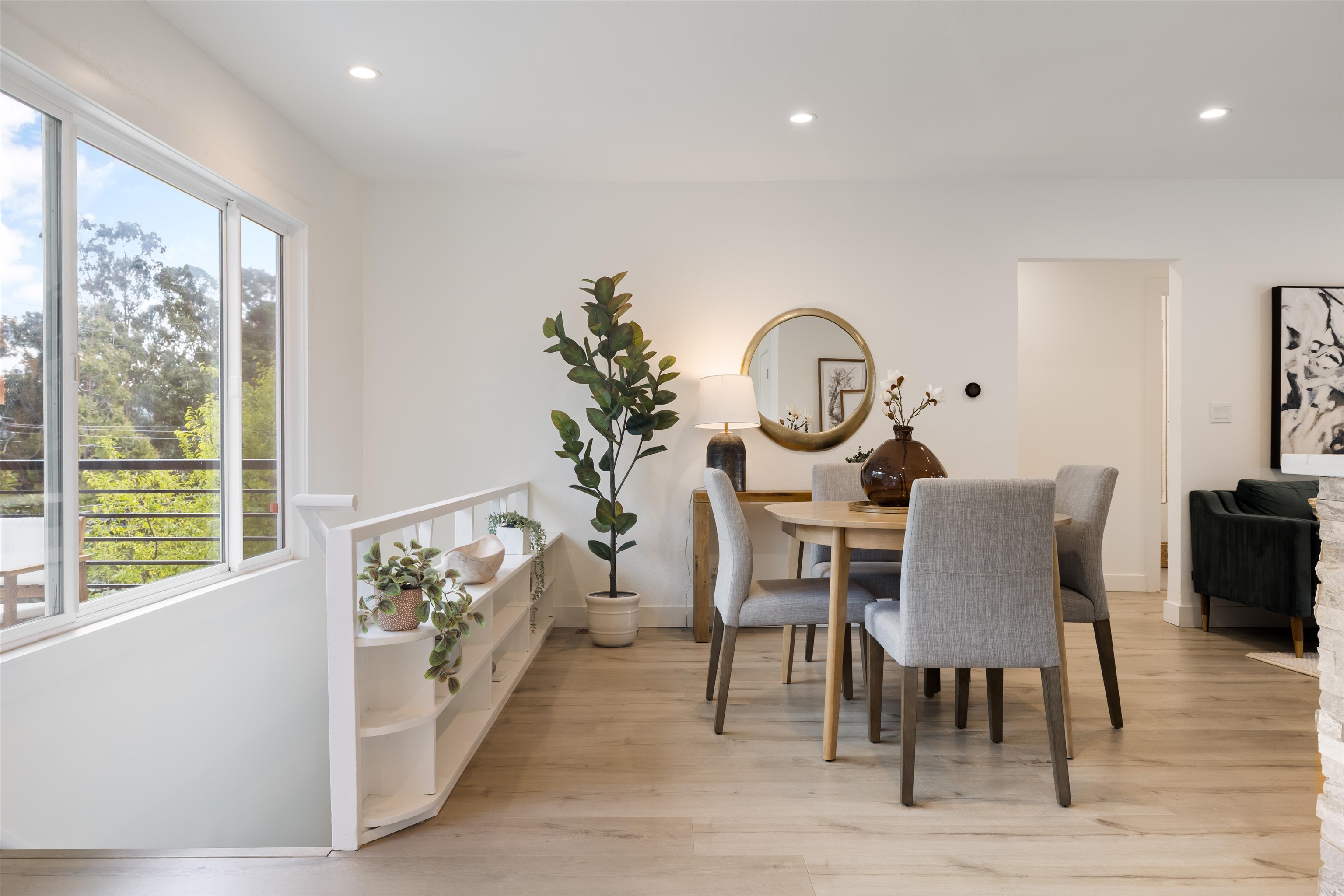 Detail Gallery Image 10 of 29 For 8040 Crest, Oakland,  CA 94605 - 3 Beds | 2 Baths