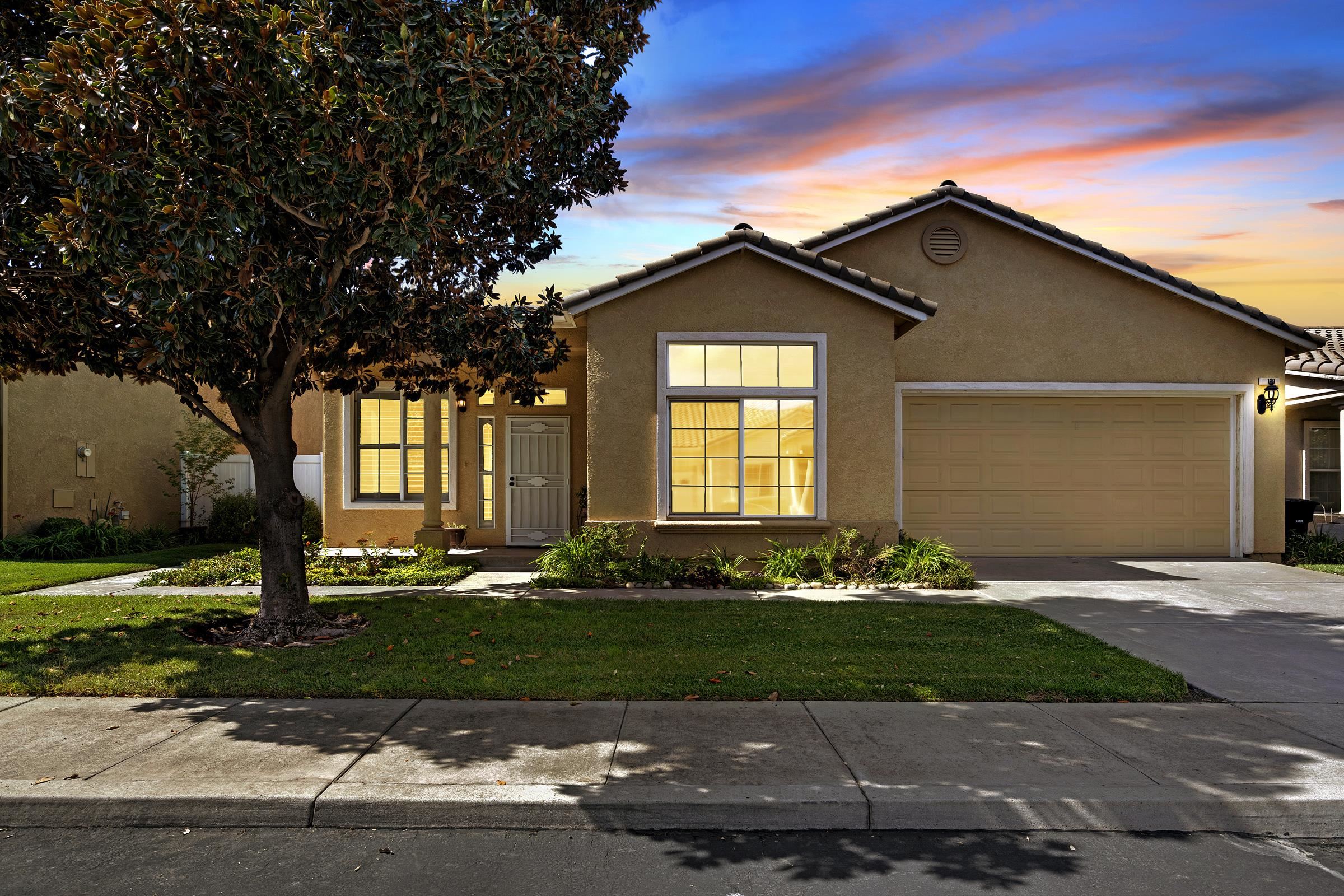 Detail Gallery Image 1 of 36 For 129 Little Johns Creek Dr, Oakdale,  CA 95361 - 2 Beds | 2 Baths