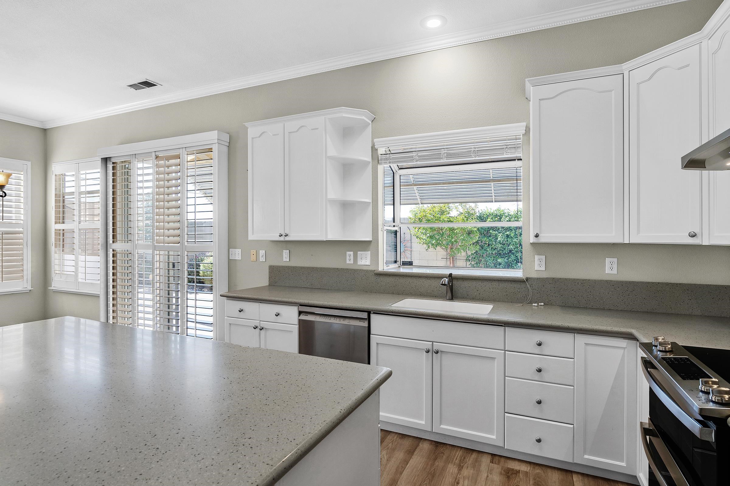 Detail Gallery Image 9 of 36 For 129 Little Johns Creek Dr, Oakdale,  CA 95361 - 2 Beds | 2 Baths