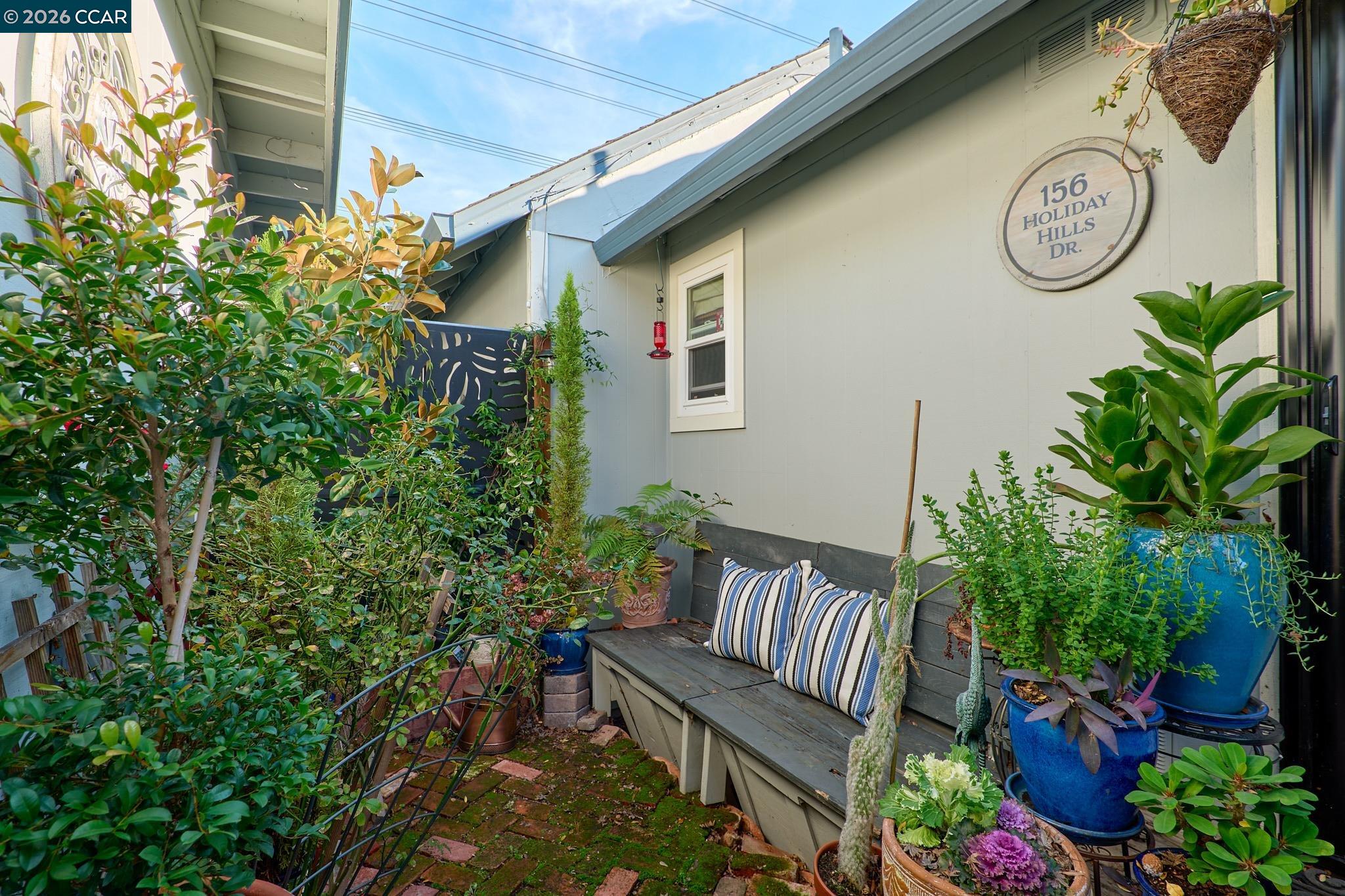 Photo #2: 41120612 Listing: Photo #2