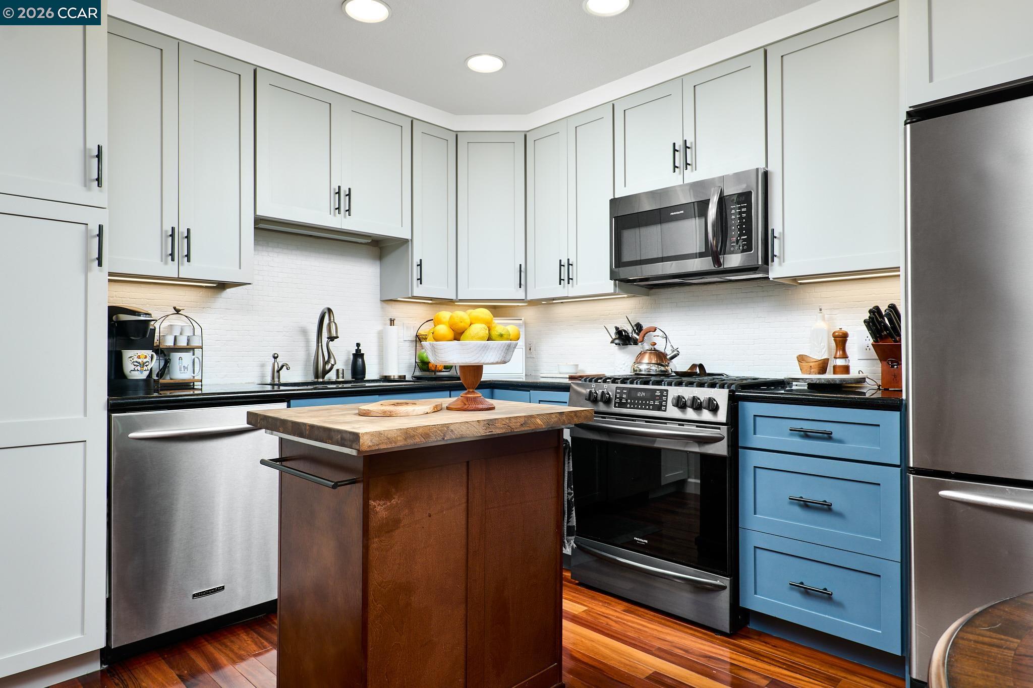 Photo #9: 41120612 Listing: Photo #9