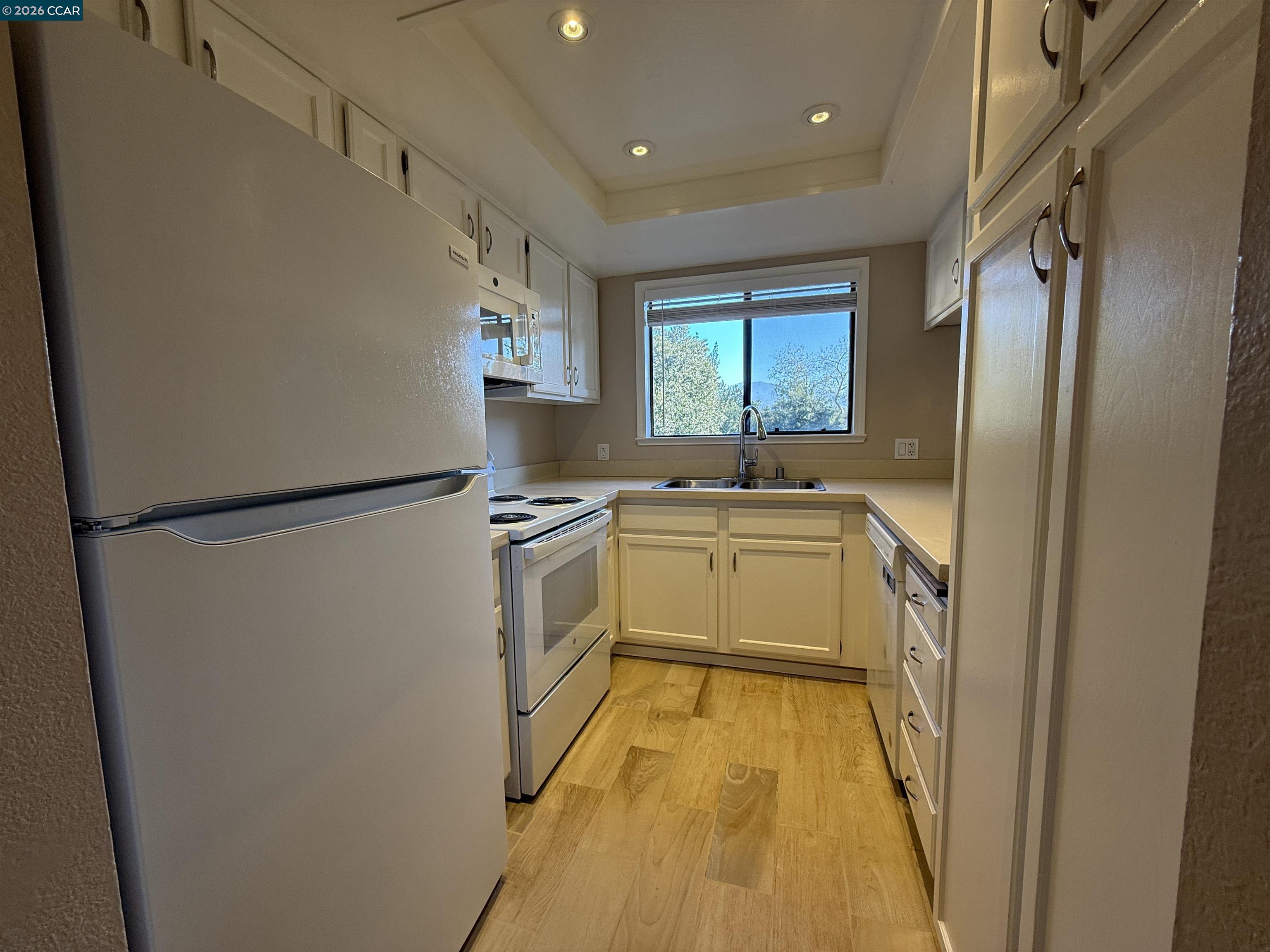 Photo #12: 41120615 Listing: Photo #12