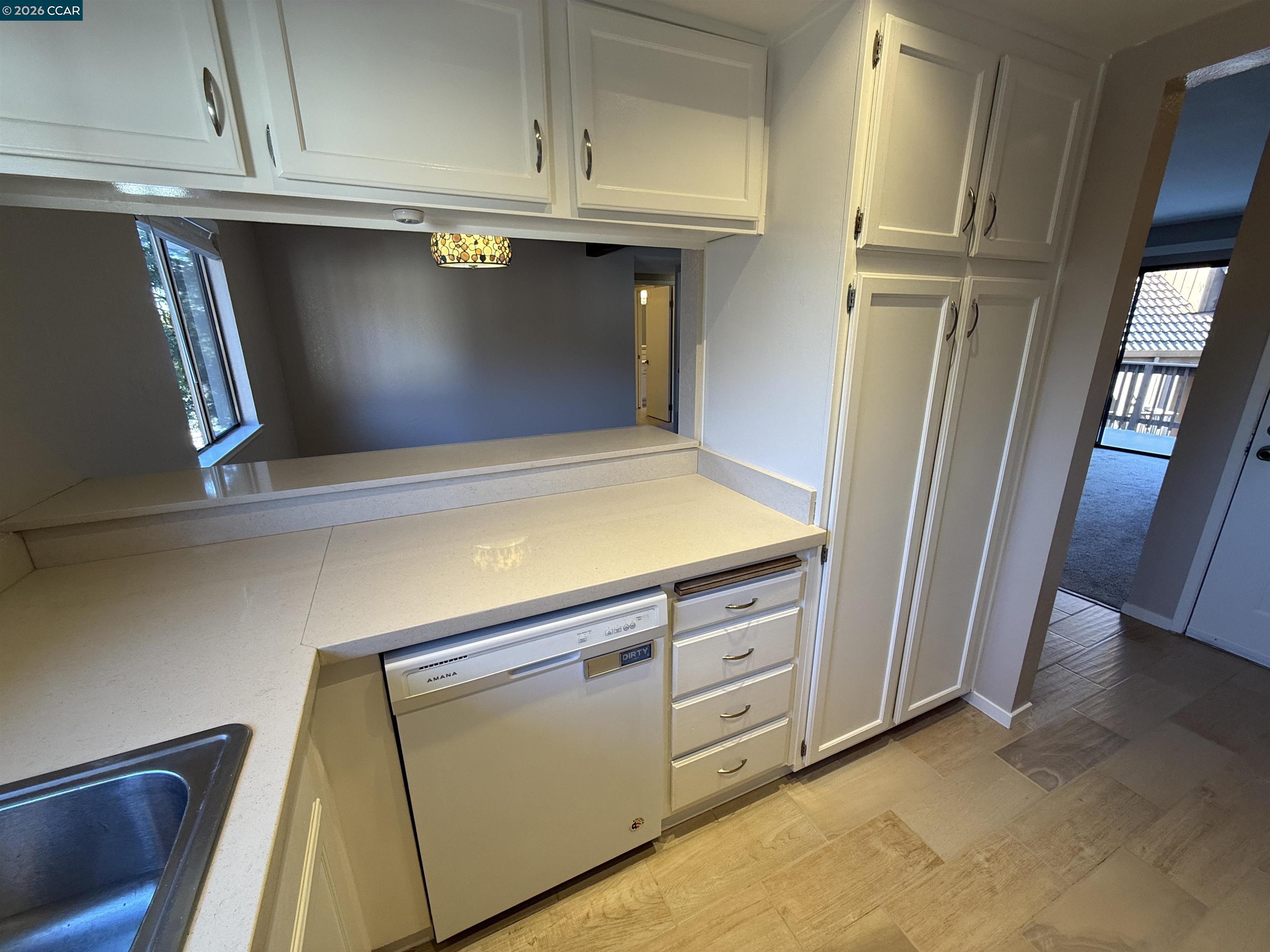 Photo #4: 41120615 Listing: Photo #4