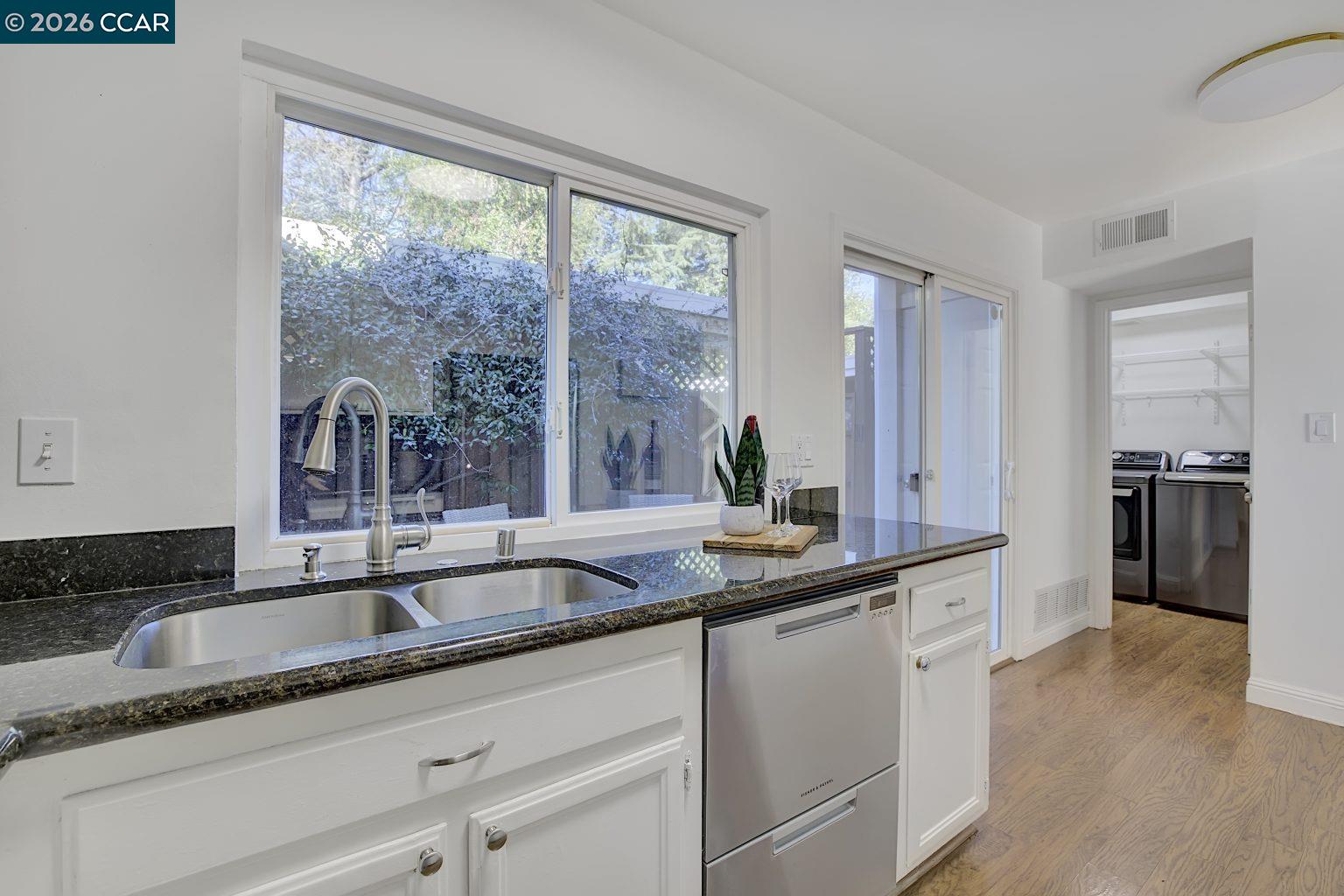 Photo #7: 41120618 Listing: Photo #7