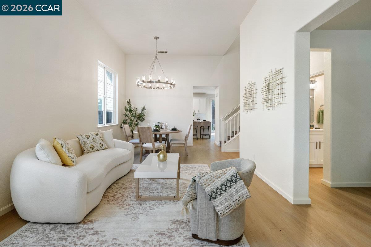 Detail Gallery Image 2 of 40 For 230 Wisteria Ln, Tracy,  CA 95377 - 4 Beds | 3 Baths