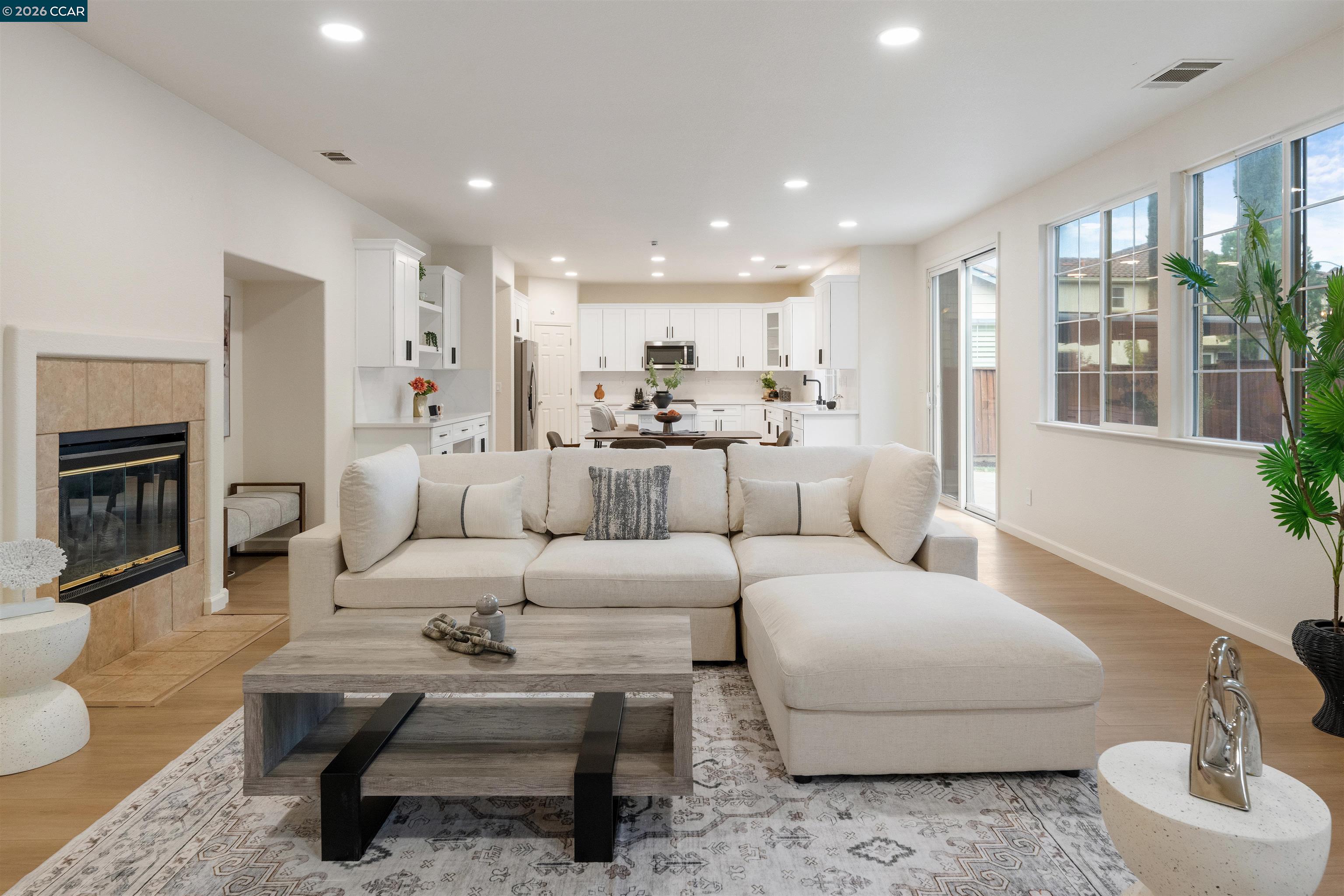 Detail Gallery Image 17 of 40 For 230 Wisteria Ln, Tracy,  CA 95377 - 4 Beds | 3 Baths