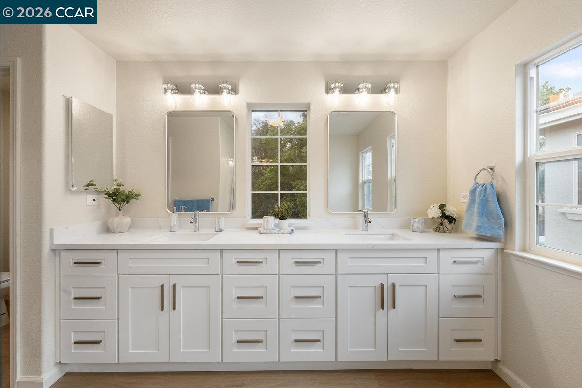 Detail Gallery Image 24 of 40 For 230 Wisteria Ln, Tracy,  CA 95377 - 4 Beds | 3 Baths