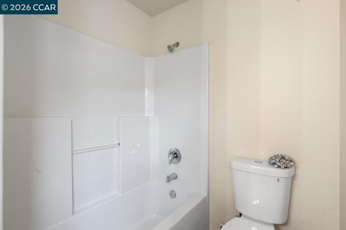 Detail Gallery Image 29 of 40 For 230 Wisteria Ln, Tracy,  CA 95377 - 4 Beds | 3 Baths