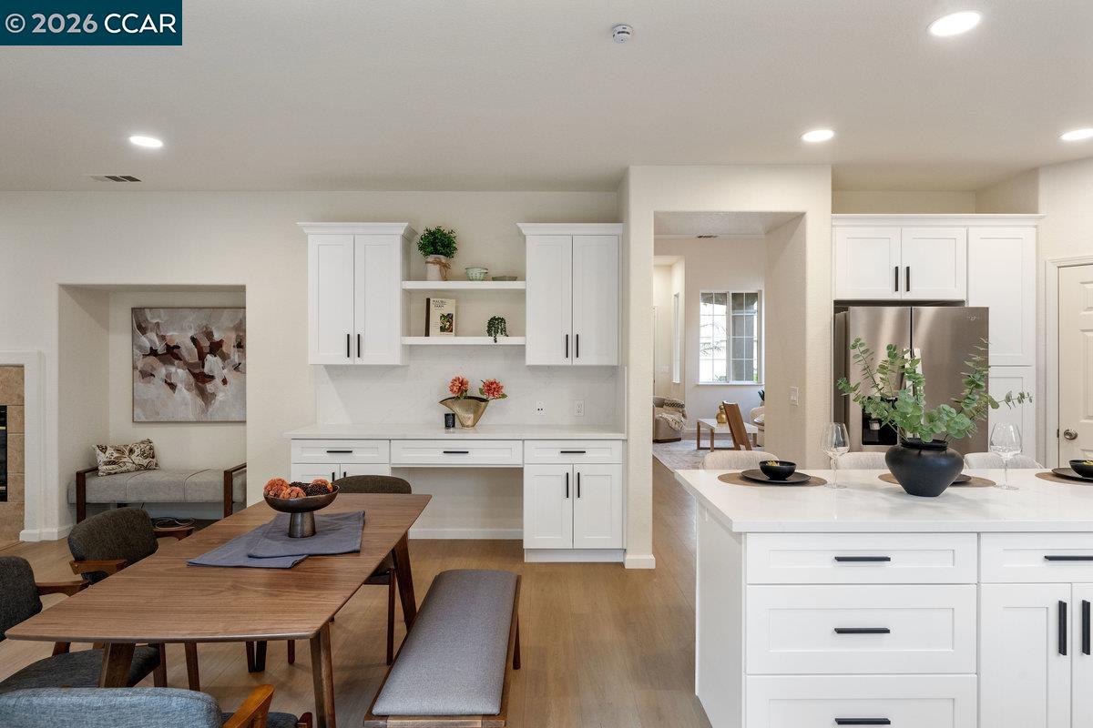 Detail Gallery Image 10 of 40 For 230 Wisteria Ln, Tracy,  CA 95377 - 4 Beds | 3 Baths