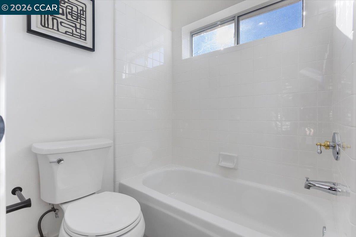 Photo #11: 41120621 Listing: Photo #11