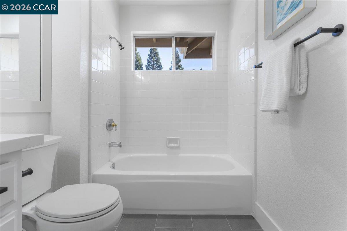 Photo #40: 41120621 Listing: Photo #40