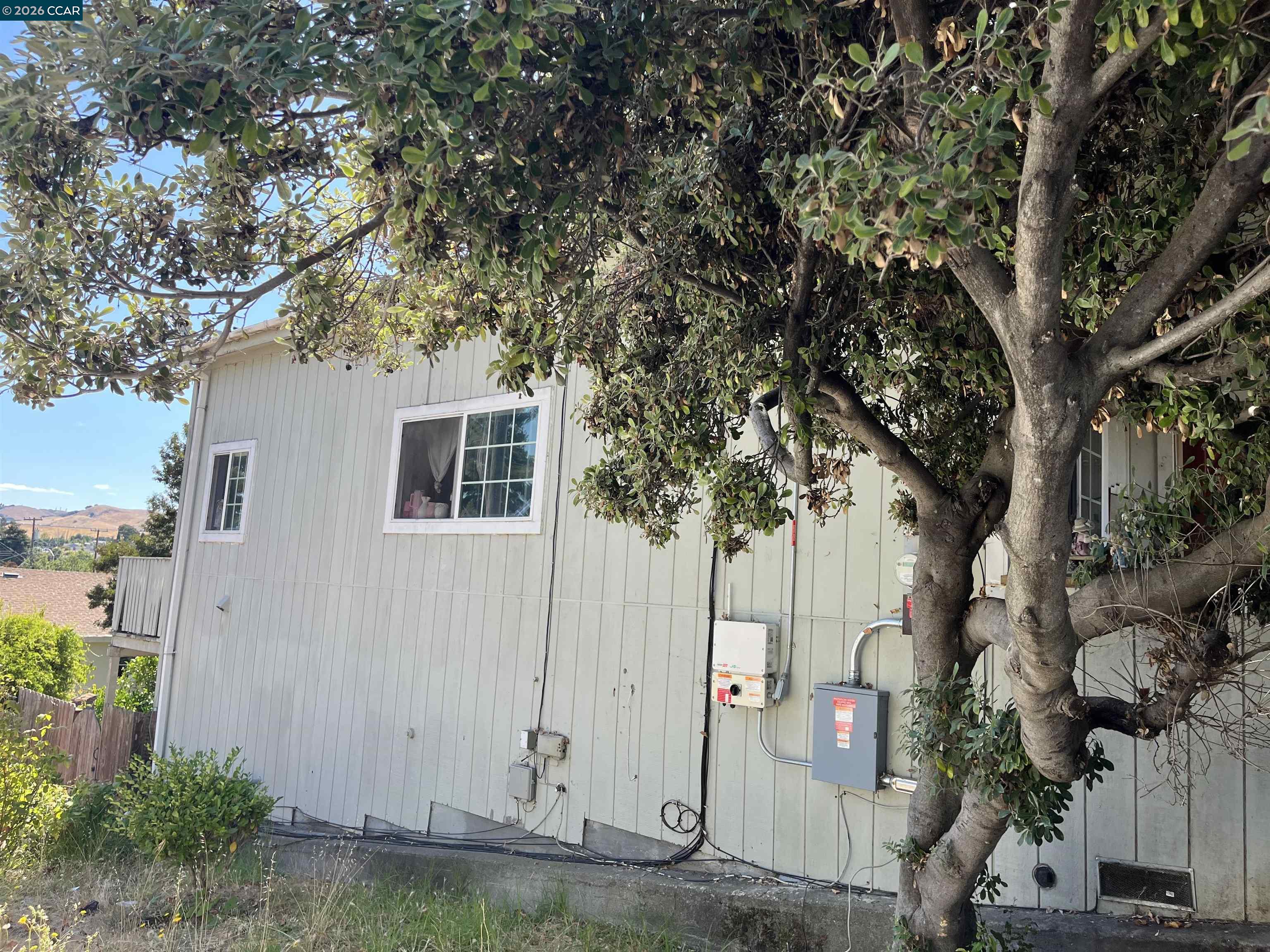 Detail Gallery Image 3 of 6 For 201 Lake Ave, Rodeo,  CA 94572 - 2 Beds | 1 Baths