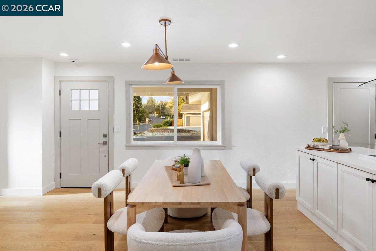 Detail Gallery Image 12 of 39 For 2252 Granite Ct, Alamo,  CA 94507 - 4 Beds | 2 Baths