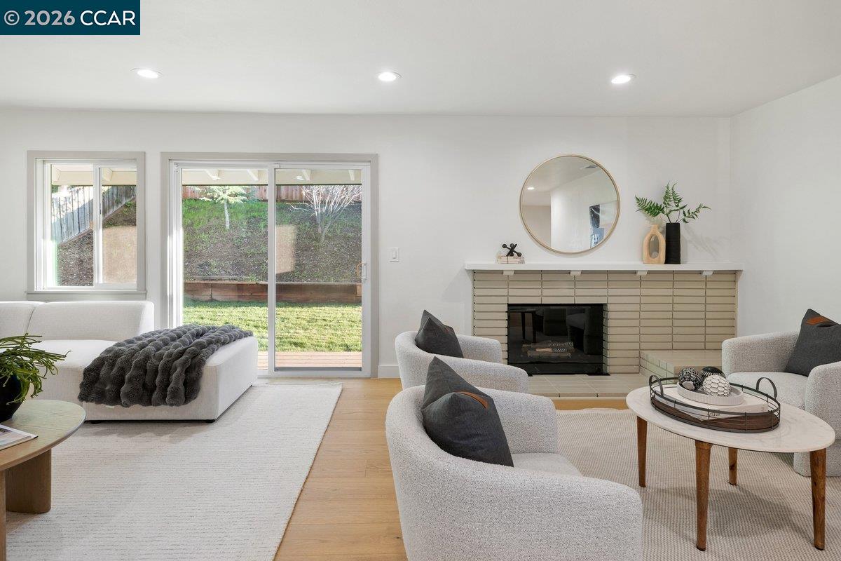 Detail Gallery Image 5 of 39 For 2252 Granite Ct, Alamo,  CA 94507 - 4 Beds | 2 Baths