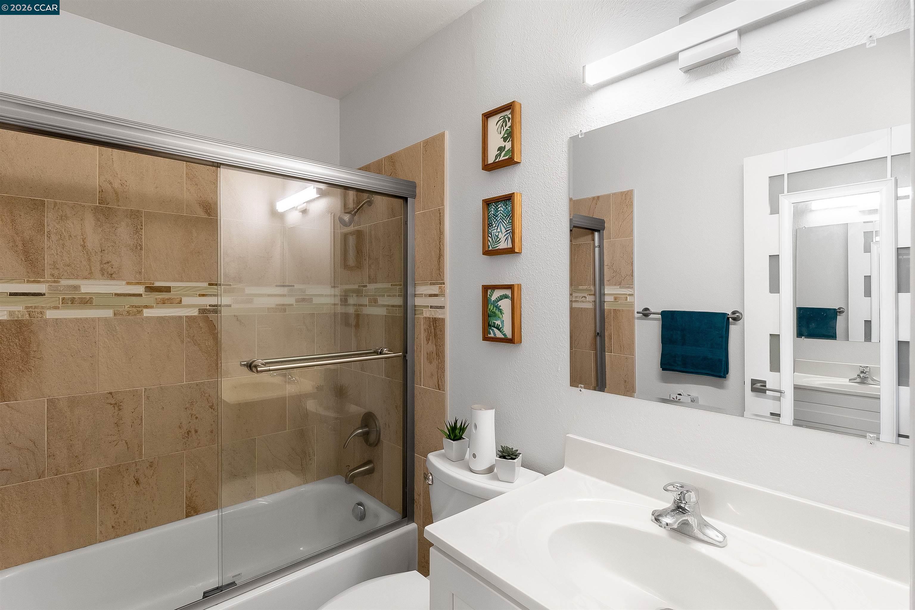 Photo #12: 41120625 Listing: Photo #12