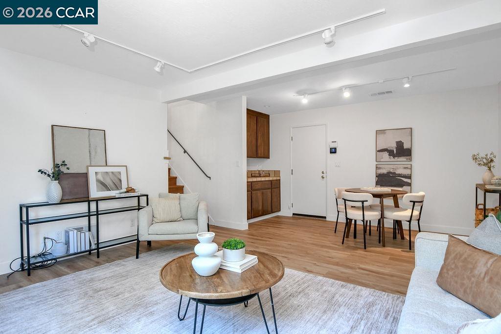 Detail Gallery Image 14 of 53 For 916 Calle Verde, Martinez,  CA 94553-5910 - 4 Beds | 3 Baths