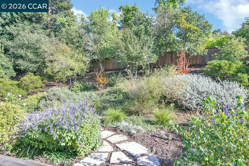 Detail Gallery Image 41 of 53 For 916 Calle Verde, Martinez,  CA 94553-5910 - 4 Beds | 3 Baths