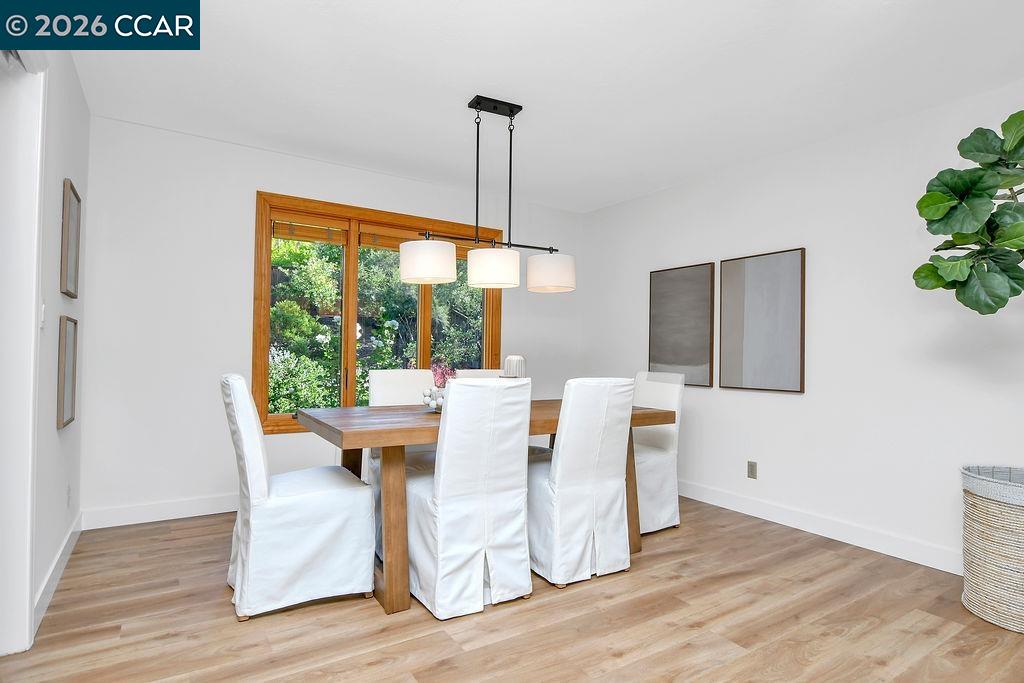 Detail Gallery Image 8 of 53 For 916 Calle Verde, Martinez,  CA 94553-5910 - 4 Beds | 3 Baths