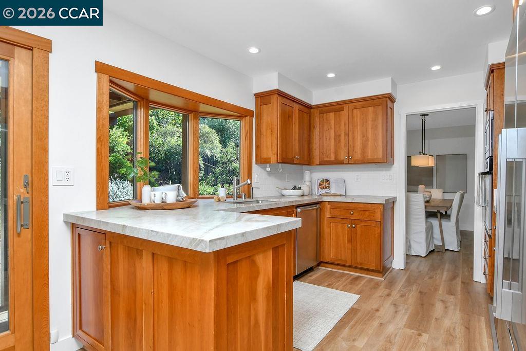 Detail Gallery Image 9 of 53 For 916 Calle Verde, Martinez,  CA 94553-5910 - 4 Beds | 3 Baths