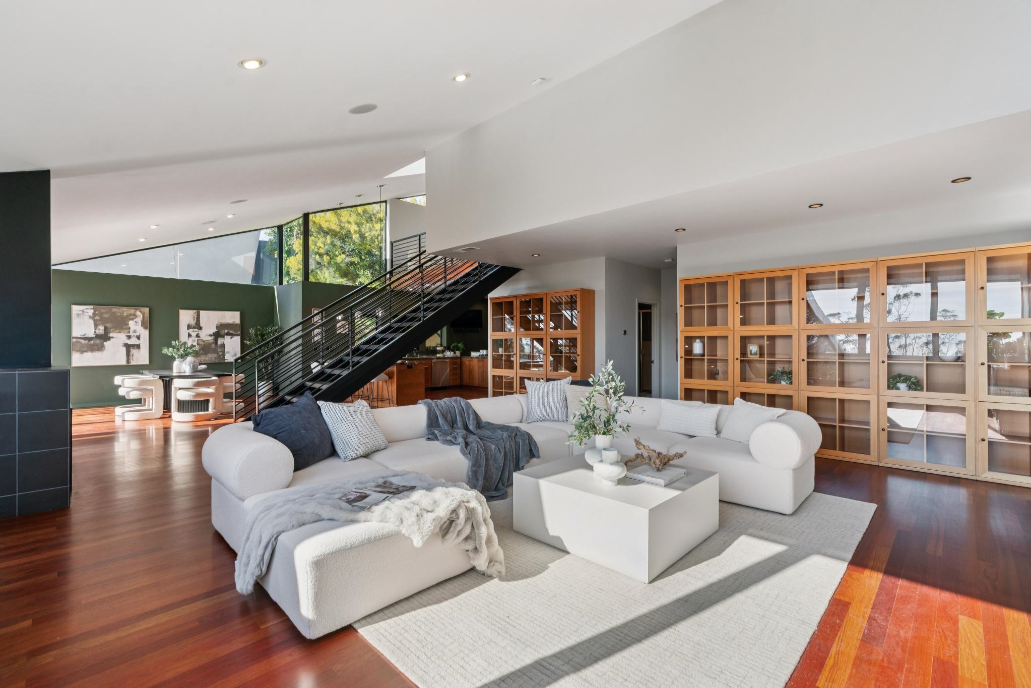 Detail Gallery Image 19 of 60 For 6353 Skyline Blvd, Oakland,  CA 94611 - 4 Beds | 3 Baths