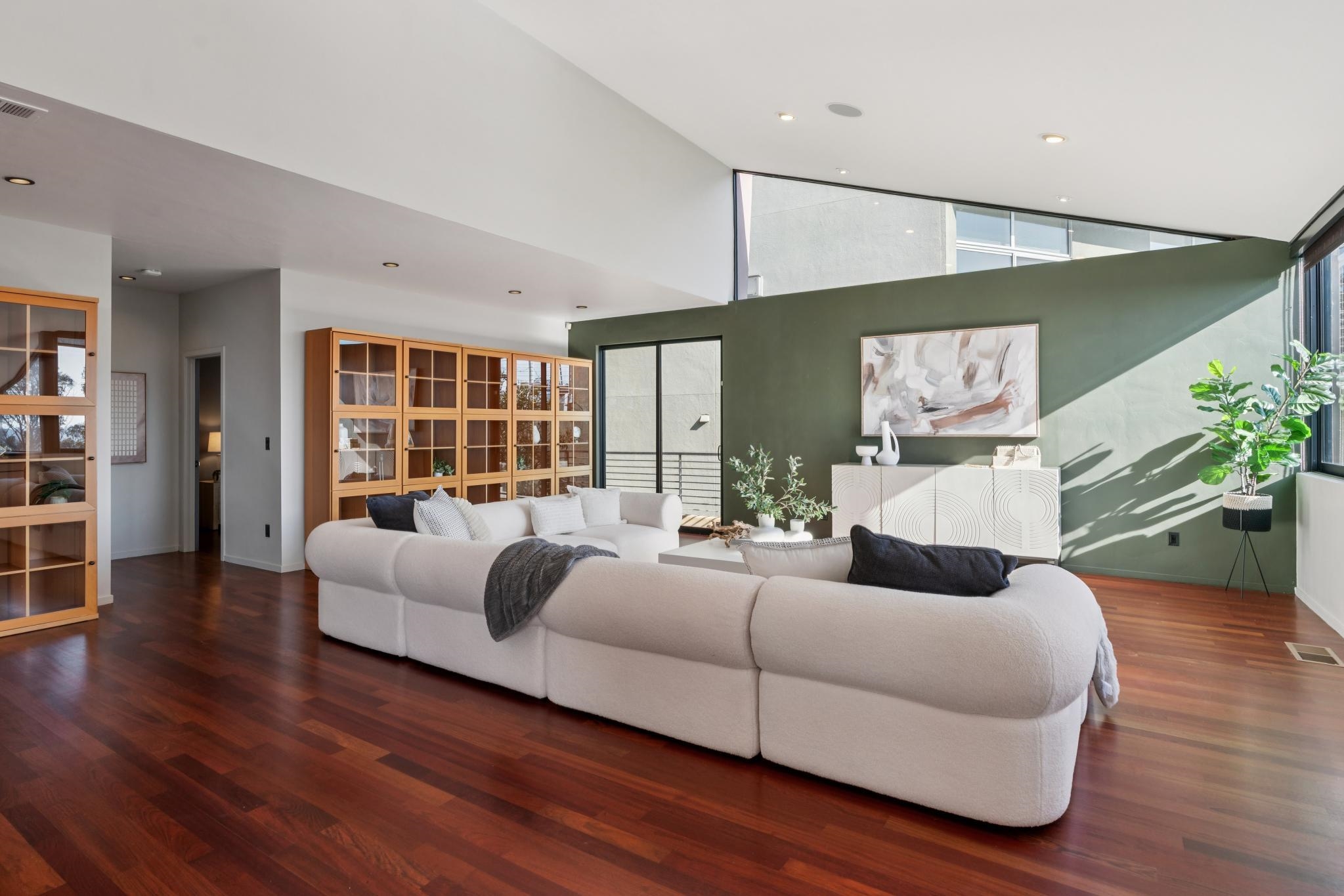 Detail Gallery Image 20 of 60 For 6353 Skyline Blvd, Oakland,  CA 94611 - 4 Beds | 3 Baths