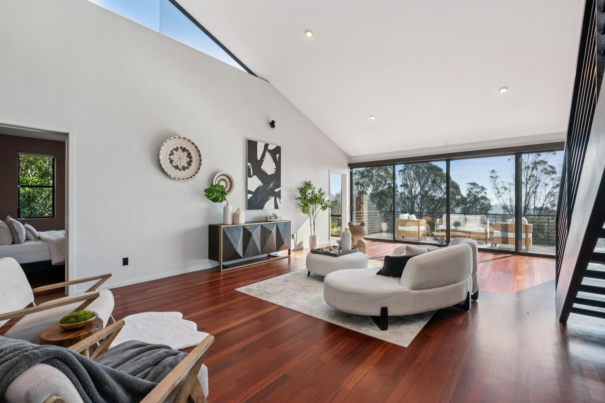 Detail Gallery Image 23 of 60 For 6353 Skyline Blvd, Oakland,  CA 94611 - 4 Beds | 3 Baths