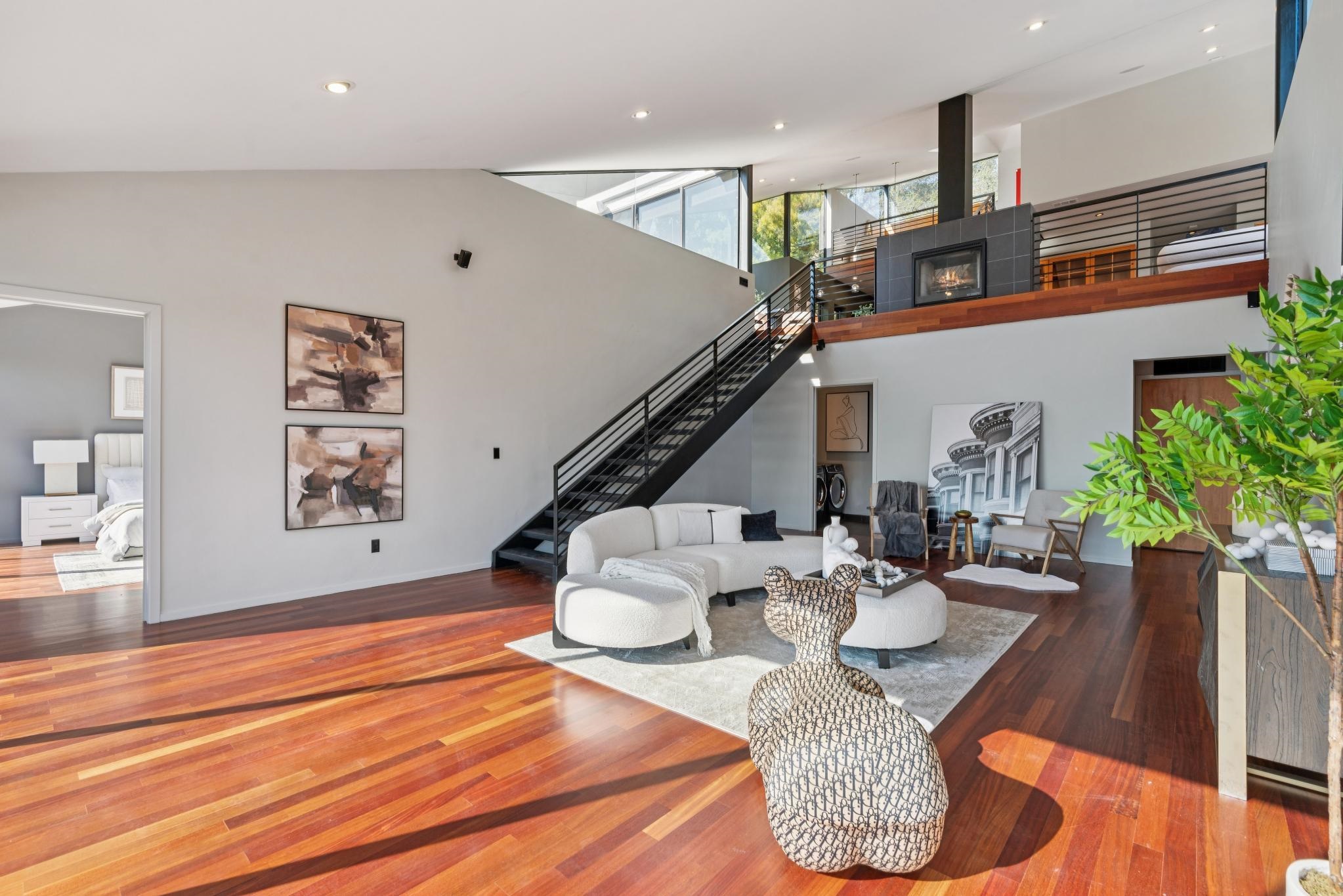 Detail Gallery Image 27 of 60 For 6353 Skyline Blvd, Oakland,  CA 94611 - 4 Beds | 3 Baths