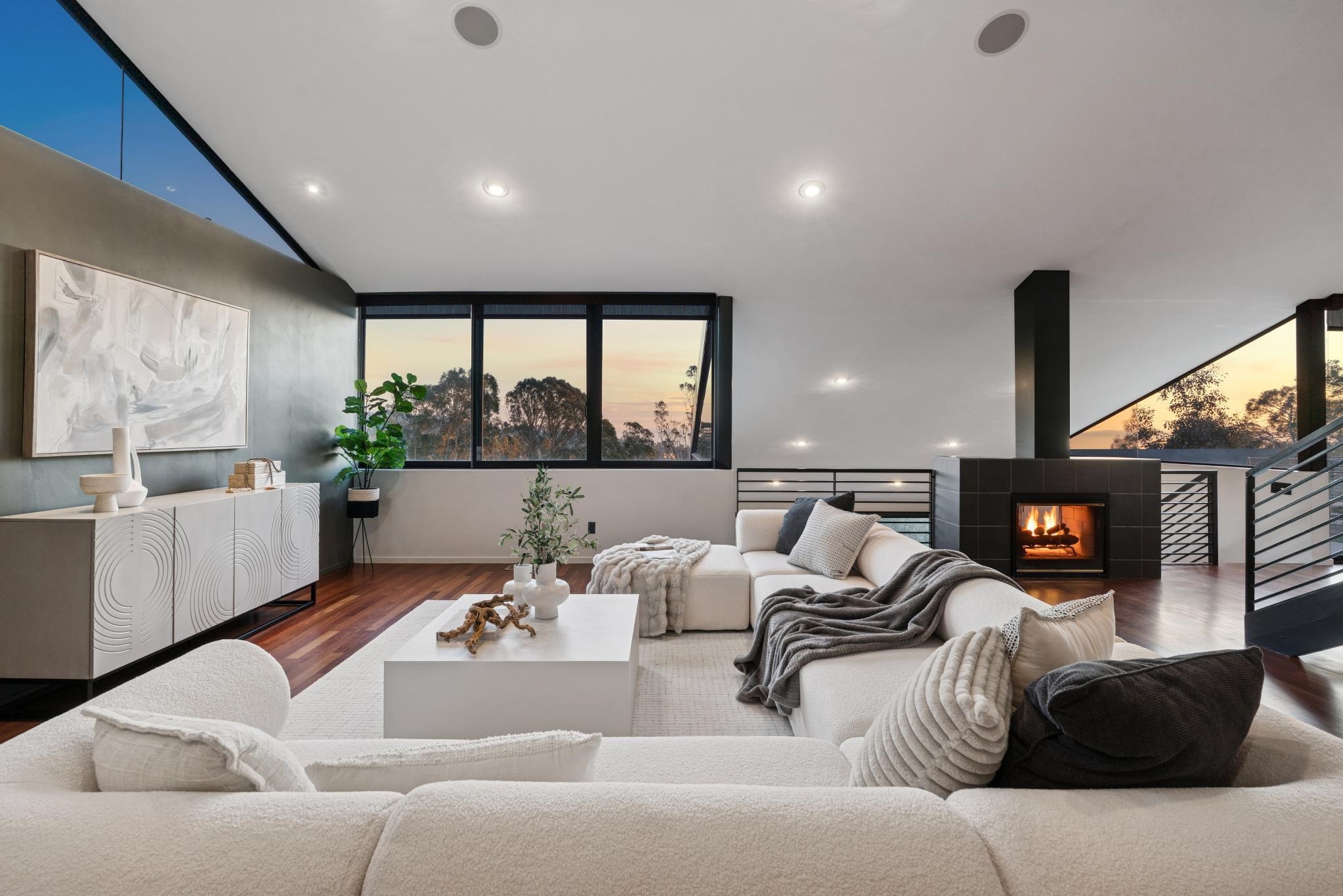 Detail Gallery Image 4 of 60 For 6353 Skyline Blvd, Oakland,  CA 94611 - 4 Beds | 3 Baths