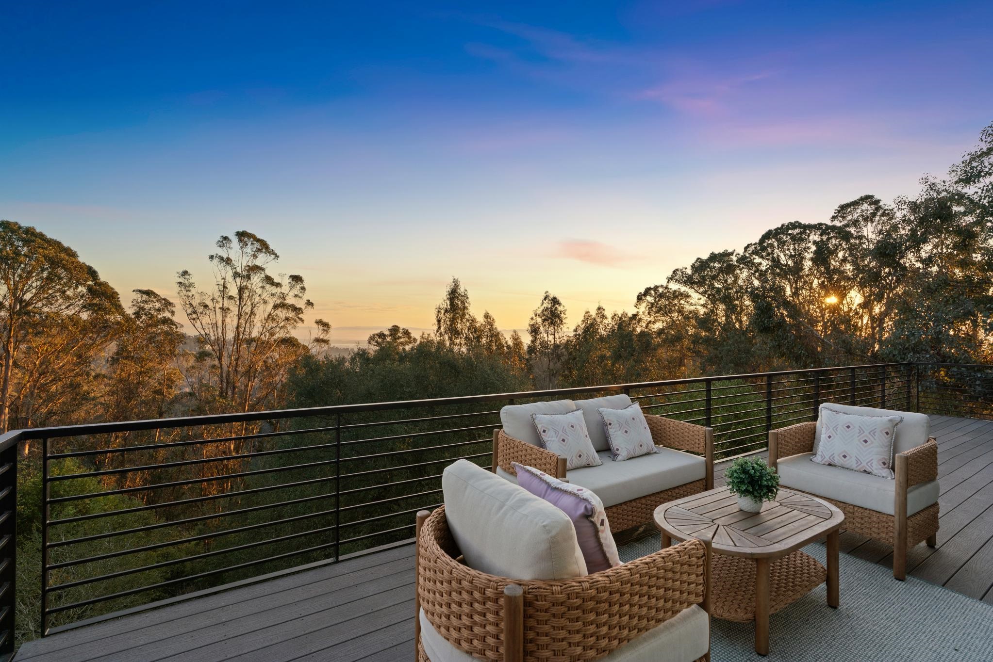 Detail Gallery Image 31 of 60 For 6353 Skyline Blvd, Oakland,  CA 94611 - 4 Beds | 3 Baths