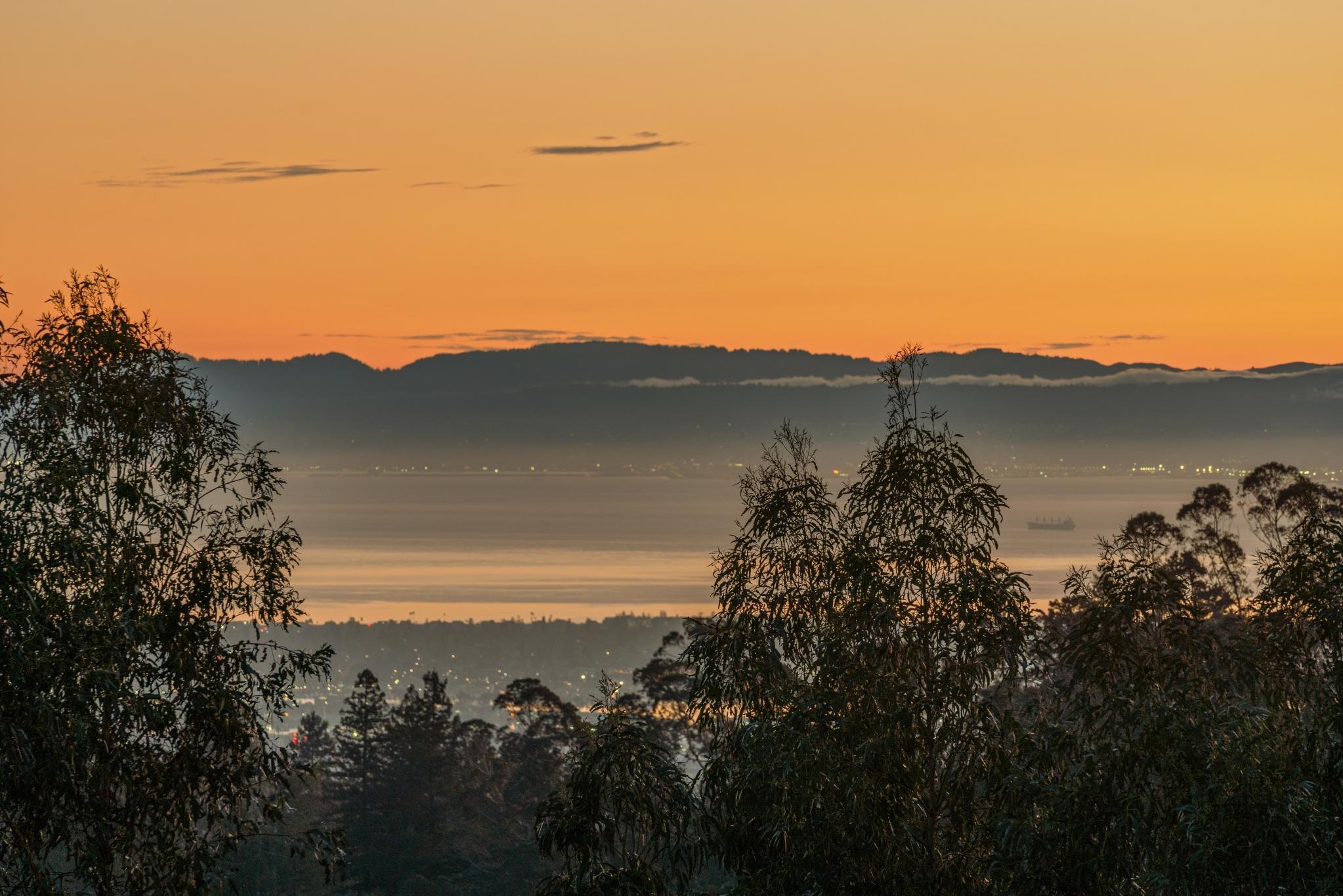 Detail Gallery Image 35 of 60 For 6353 Skyline Blvd, Oakland,  CA 94611 - 4 Beds | 3 Baths