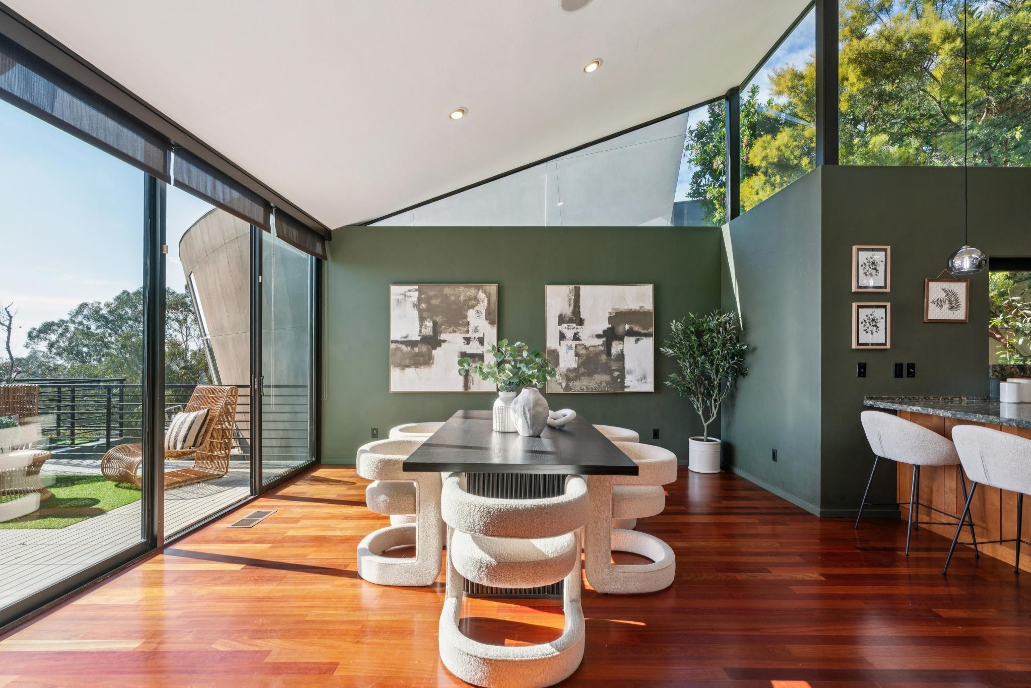 Detail Gallery Image 6 of 60 For 6353 Skyline Blvd, Oakland,  CA 94611 - 4 Beds | 3 Baths