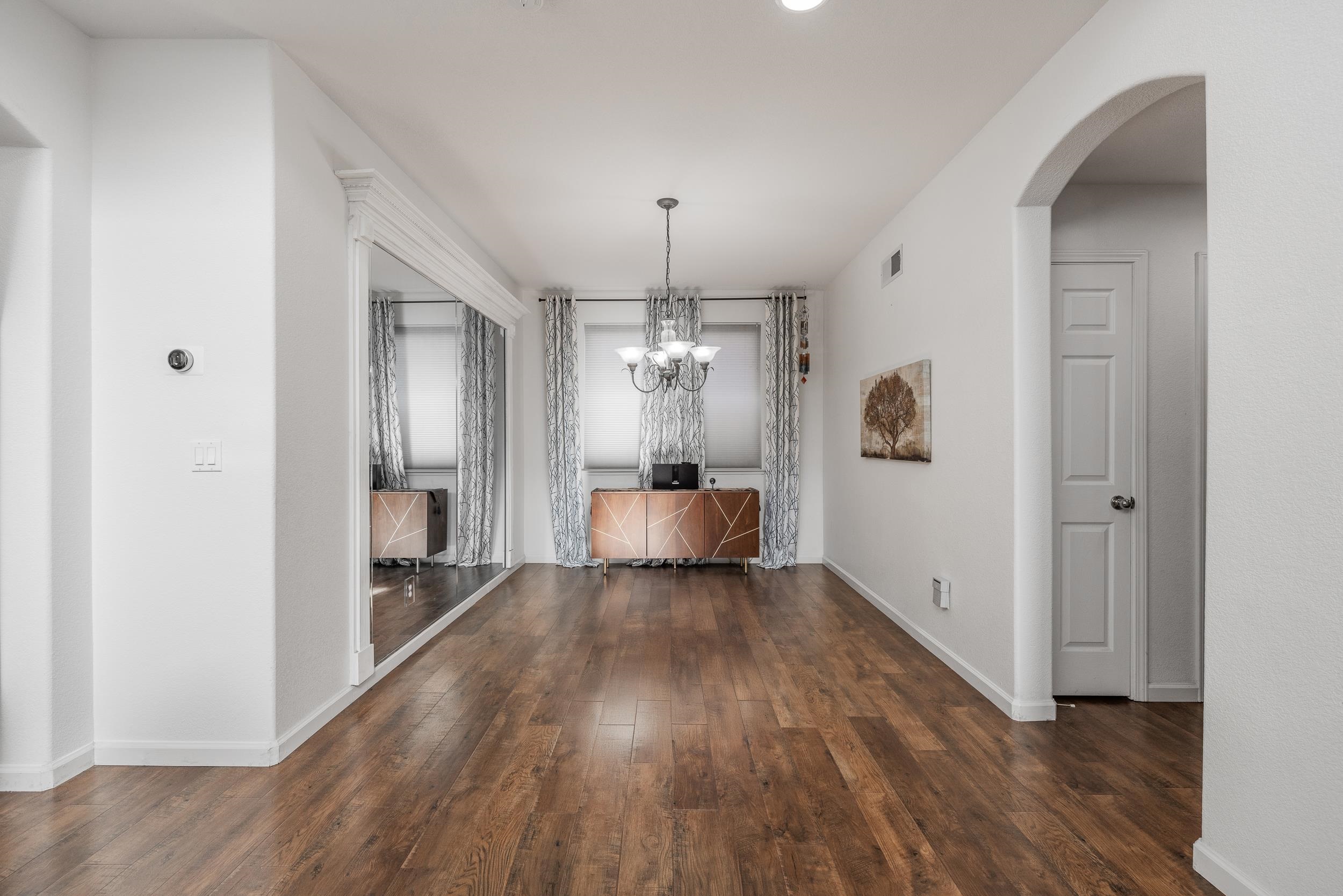 Detail Gallery Image 9 of 40 For 573 Veneto Court, Tracy,  CA 95377-6644 - 4 Beds | 3 Baths