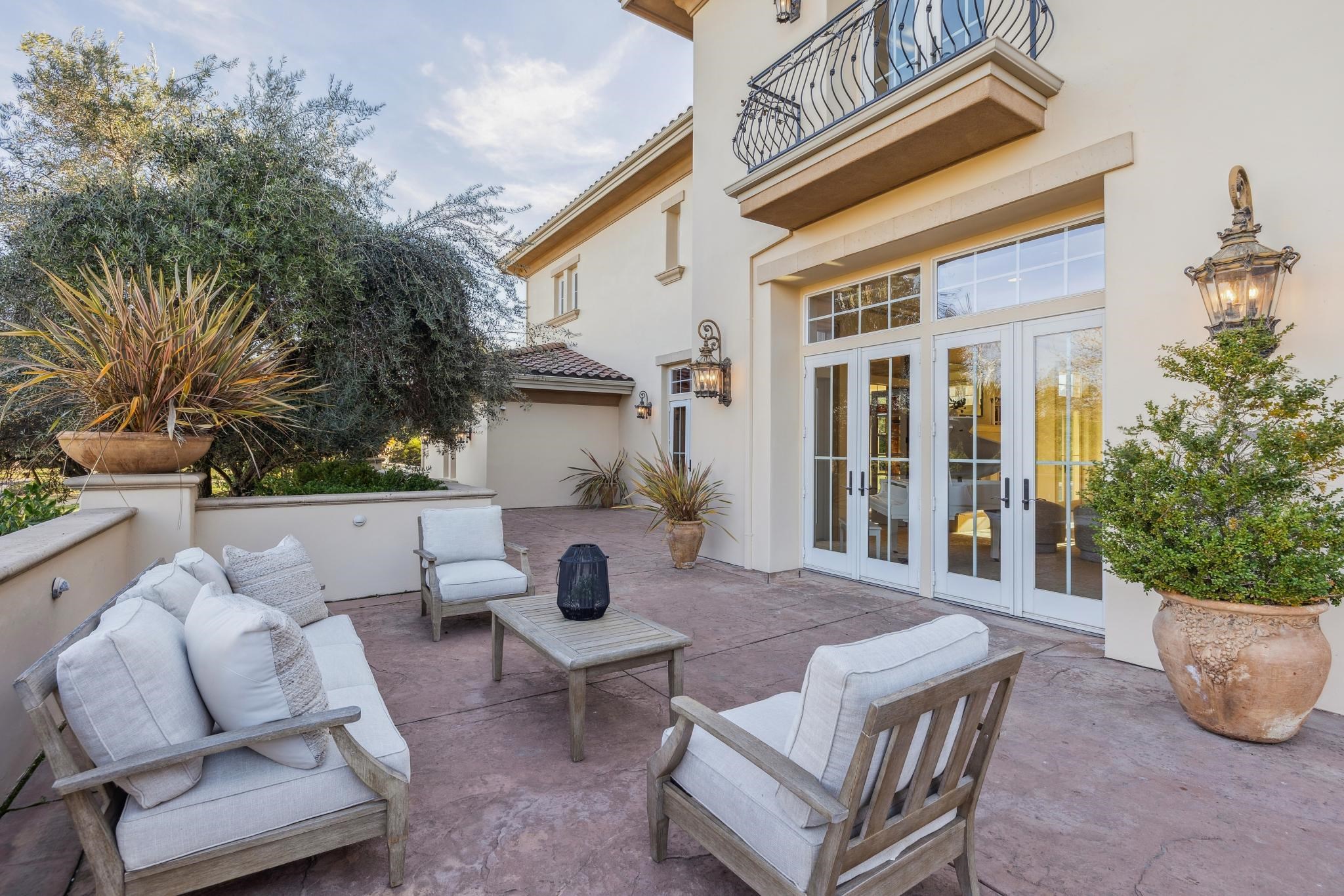 Detail Gallery Image 4 of 60 For 1398 Piemonte Dr, Pleasanton,  CA 94566 - 5 Beds | 6/1 Baths