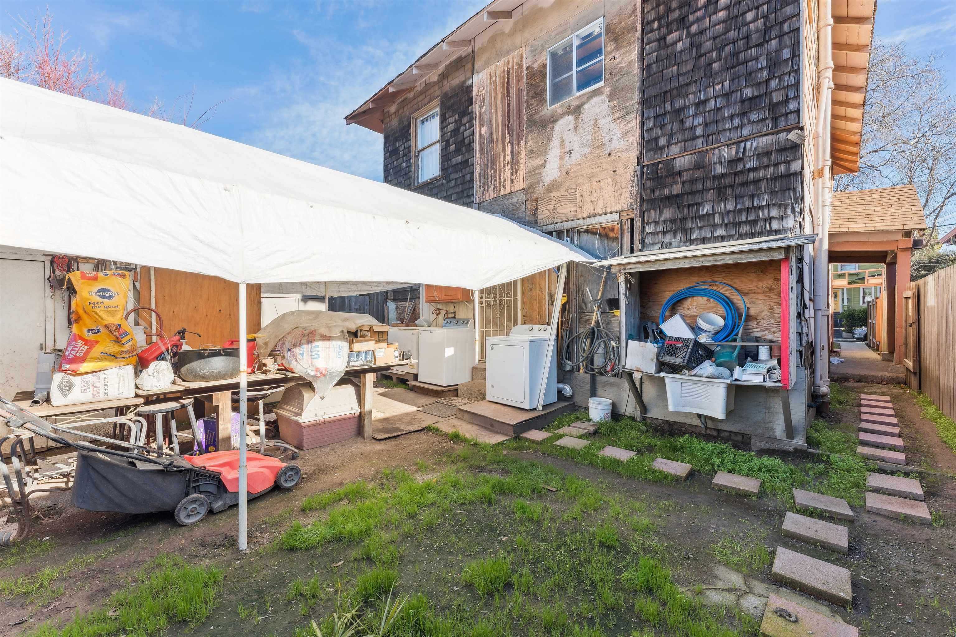 Detail Gallery Image 5 of 5 For 2220 7th St, Berkeley,  CA 94710 - – Beds | – Baths