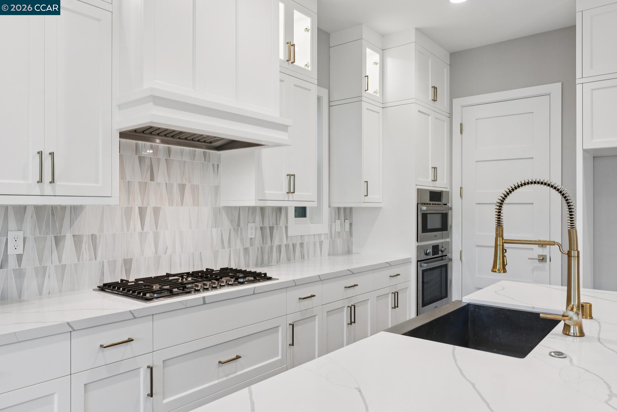 Detail Gallery Image 4 of 7 For 261 Haleena Place, Walnut Creek,  CA 94596 - 3 Beds | 2/1 Baths