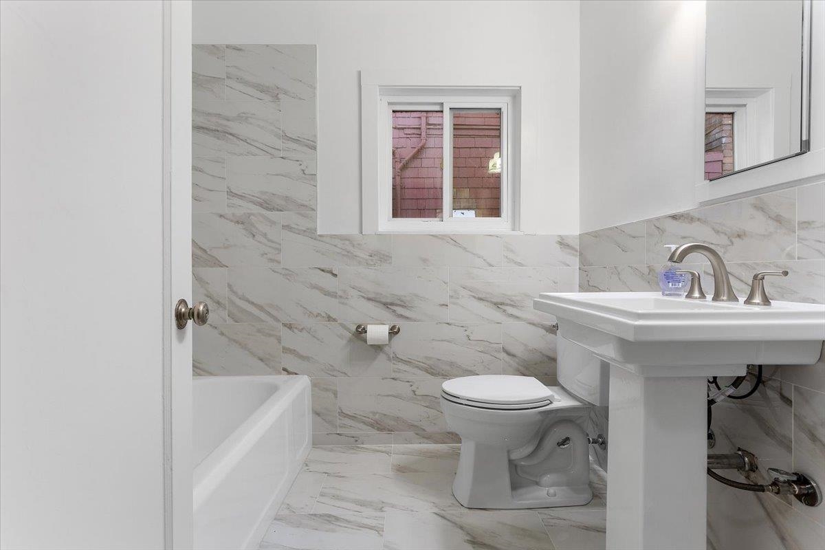 Detail Gallery Image 21 of 37 For 2702 Dana St, Berkeley,  CA 94705 - – Beds | – Baths