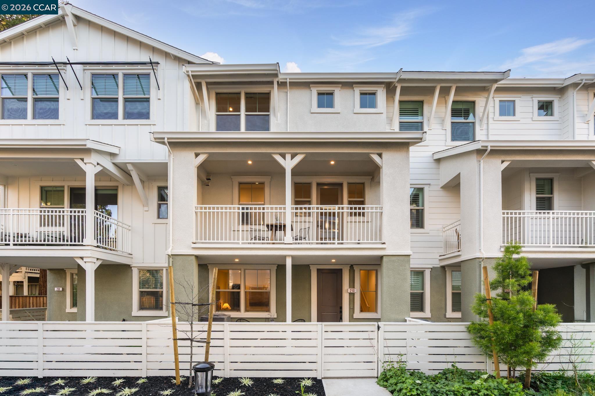 Photo #1: 41120645 Listing: Photo #1