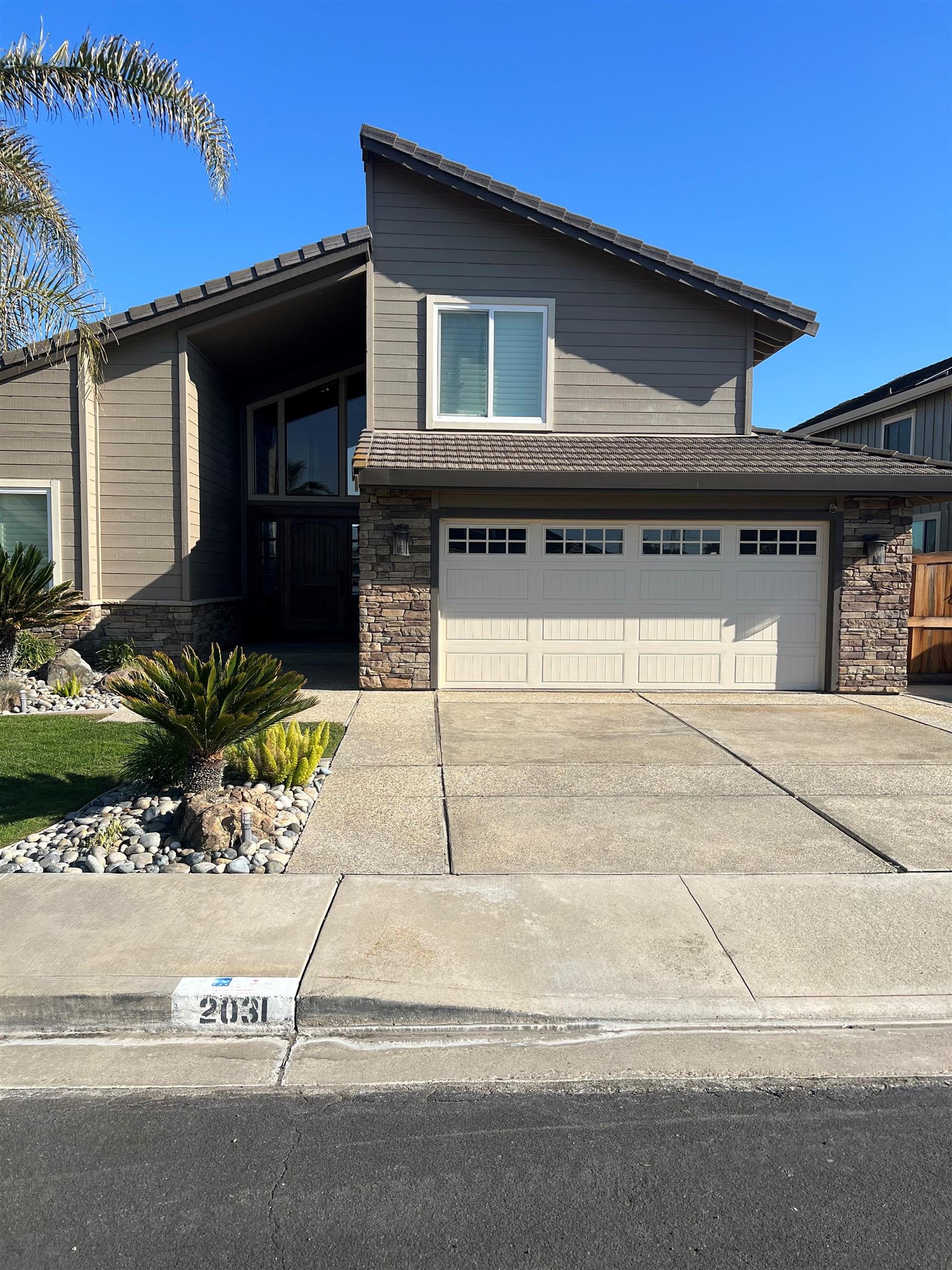 Front Image Thumbnail for EB41120657