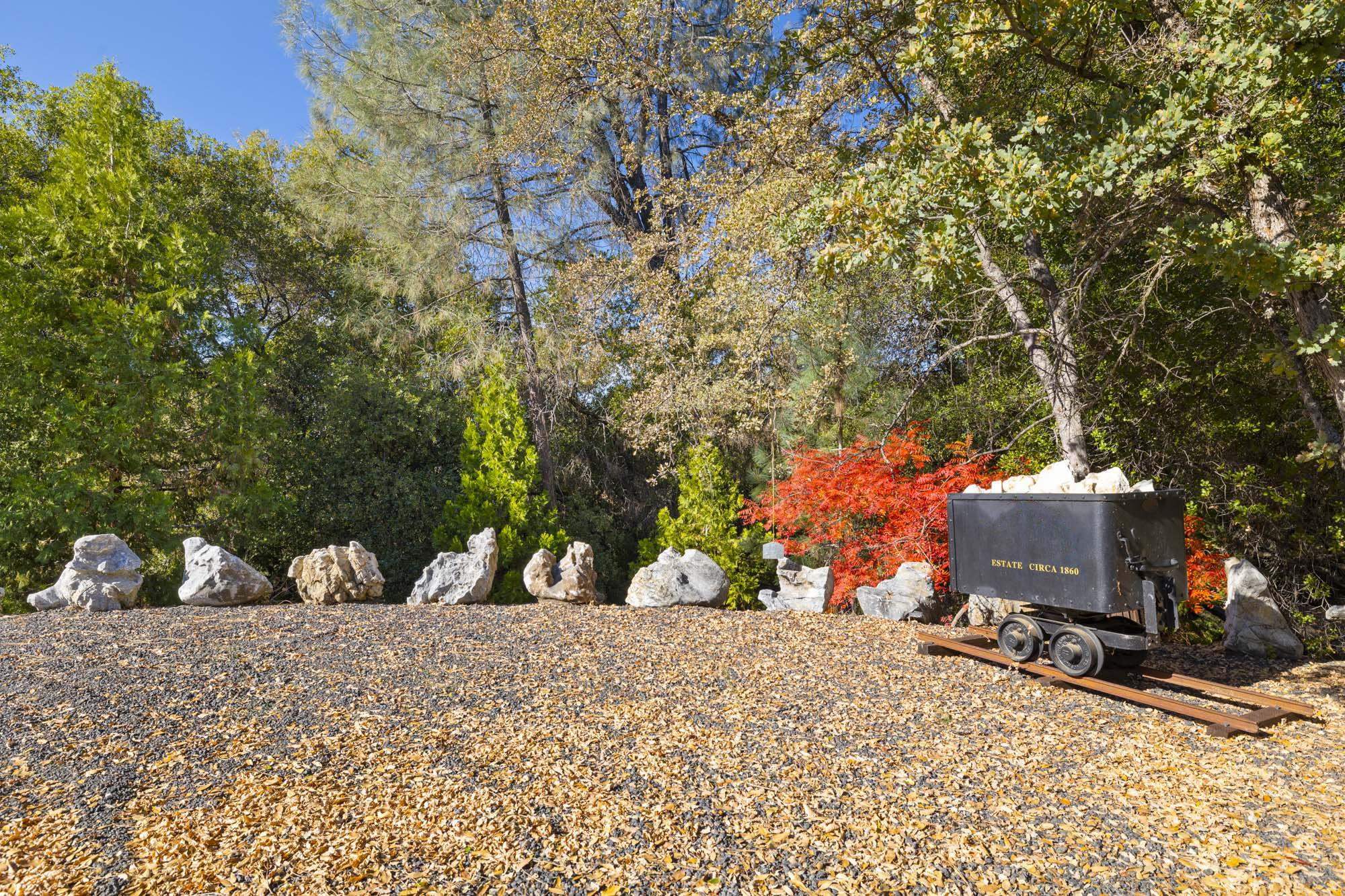 Detail Gallery Image 12 of 42 For 701 Old Bald Mountain Rd., Sonora,  CA 95370 - – Beds | – Baths