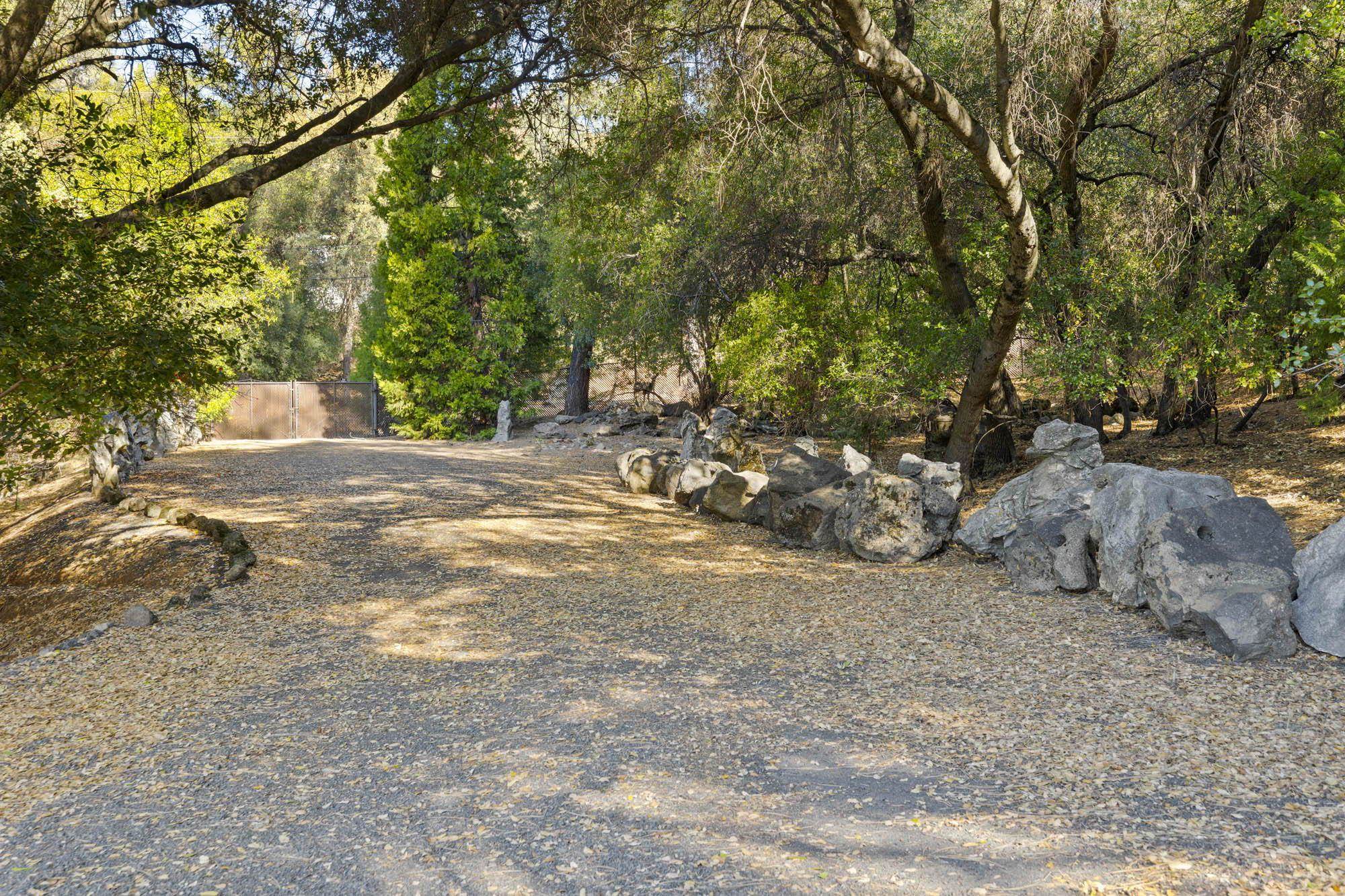 Detail Gallery Image 25 of 42 For 701 Old Bald Mountain Rd., Sonora,  CA 95370 - – Beds | – Baths