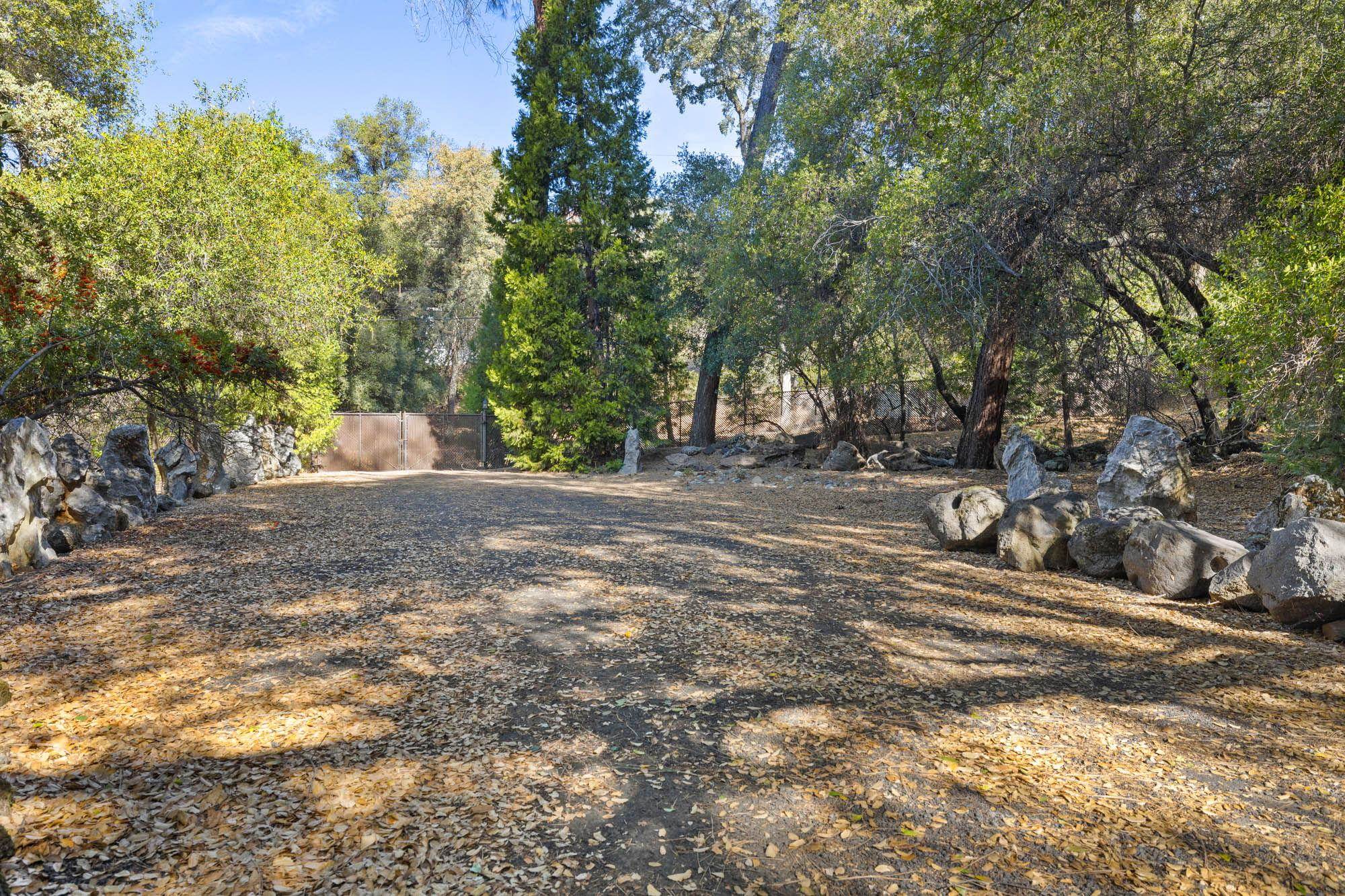 Detail Gallery Image 26 of 42 For 701 Old Bald Mountain Rd., Sonora,  CA 95370 - – Beds | – Baths