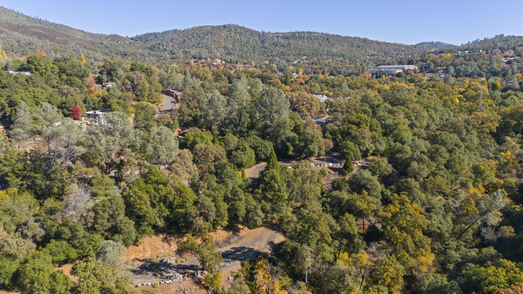 Detail Gallery Image 5 of 42 For 701 Old Bald Mountain Rd., Sonora,  CA 95370 - – Beds | – Baths