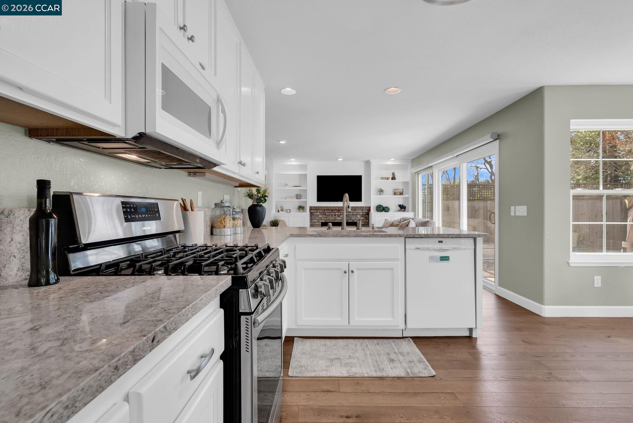 Detail Gallery Image 15 of 60 For 1169 Cox St, Sonoma,  CA 95476 - 4 Beds | 3 Baths