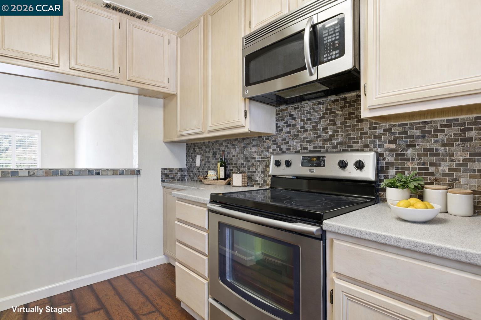 Photo #3: 41120671 Listing: Photo #3