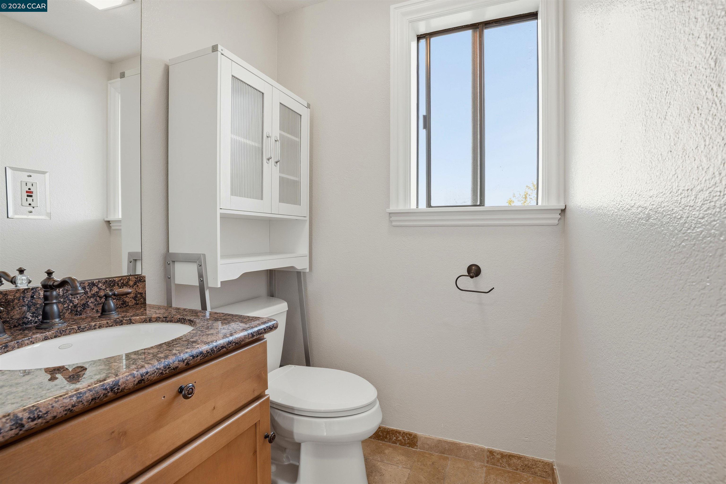 Detail Gallery Image 23 of 32 For 824 Cedar St #B,  Redwood City,  CA 94063 - 2 Beds | 1/1 Baths